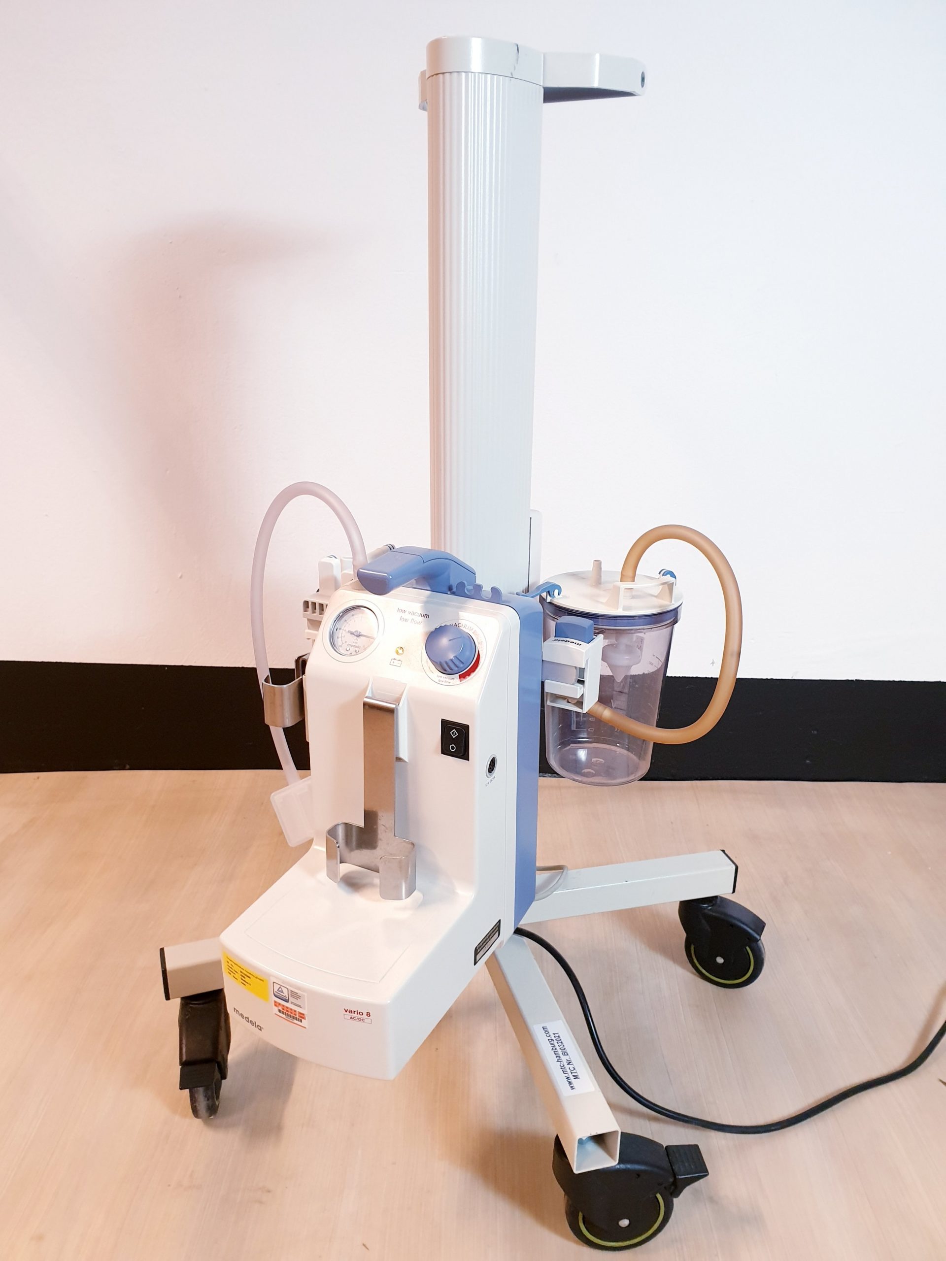 Medela Vario 8 Suction Pump Absaugpumpe Sekretsauger auf fahrbarem Gestell — image 1 of 7