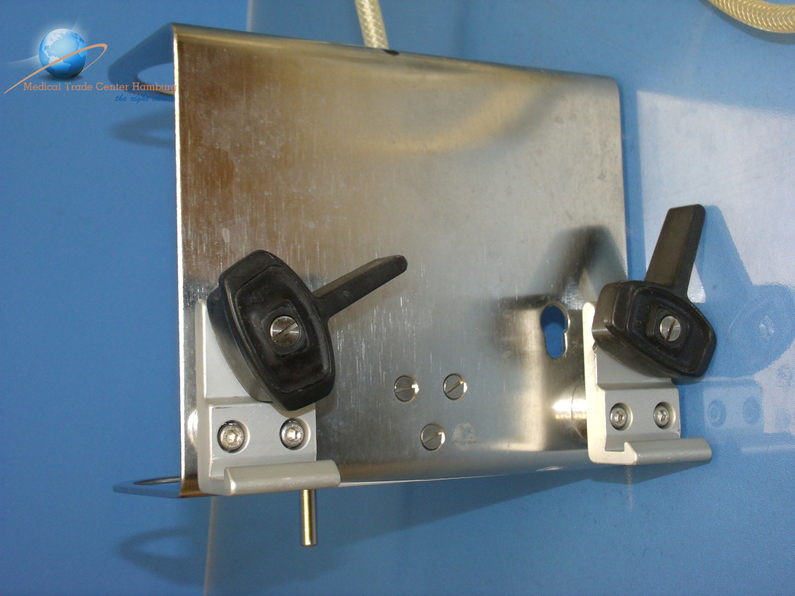 Dräger Absaugung , Gestell mit Halterung — image 1 of 1