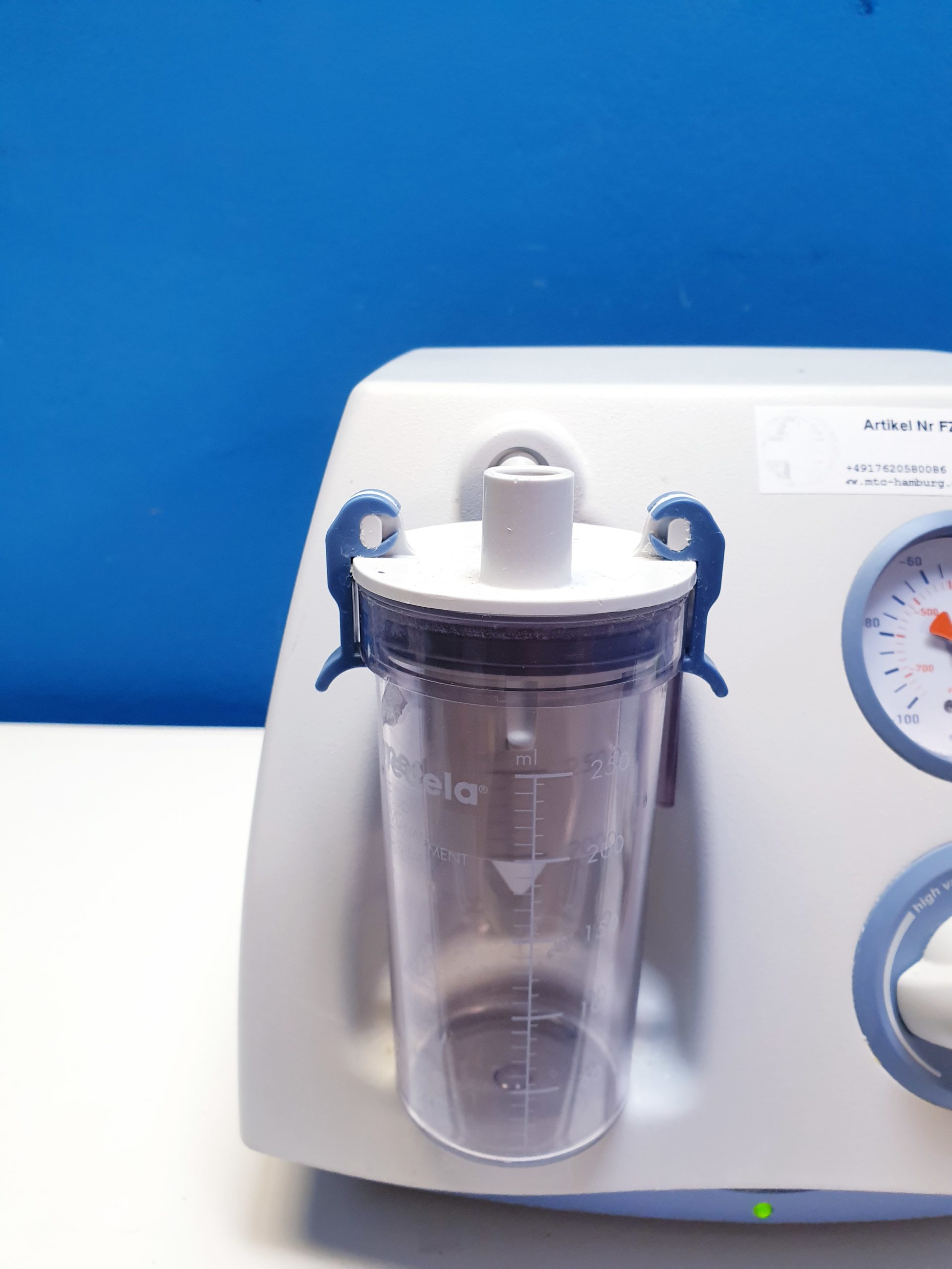 Medela Basic 30 Surgical Aspirator Rapid Vacuum Suction Pump mit Behälter thumbnail 8
