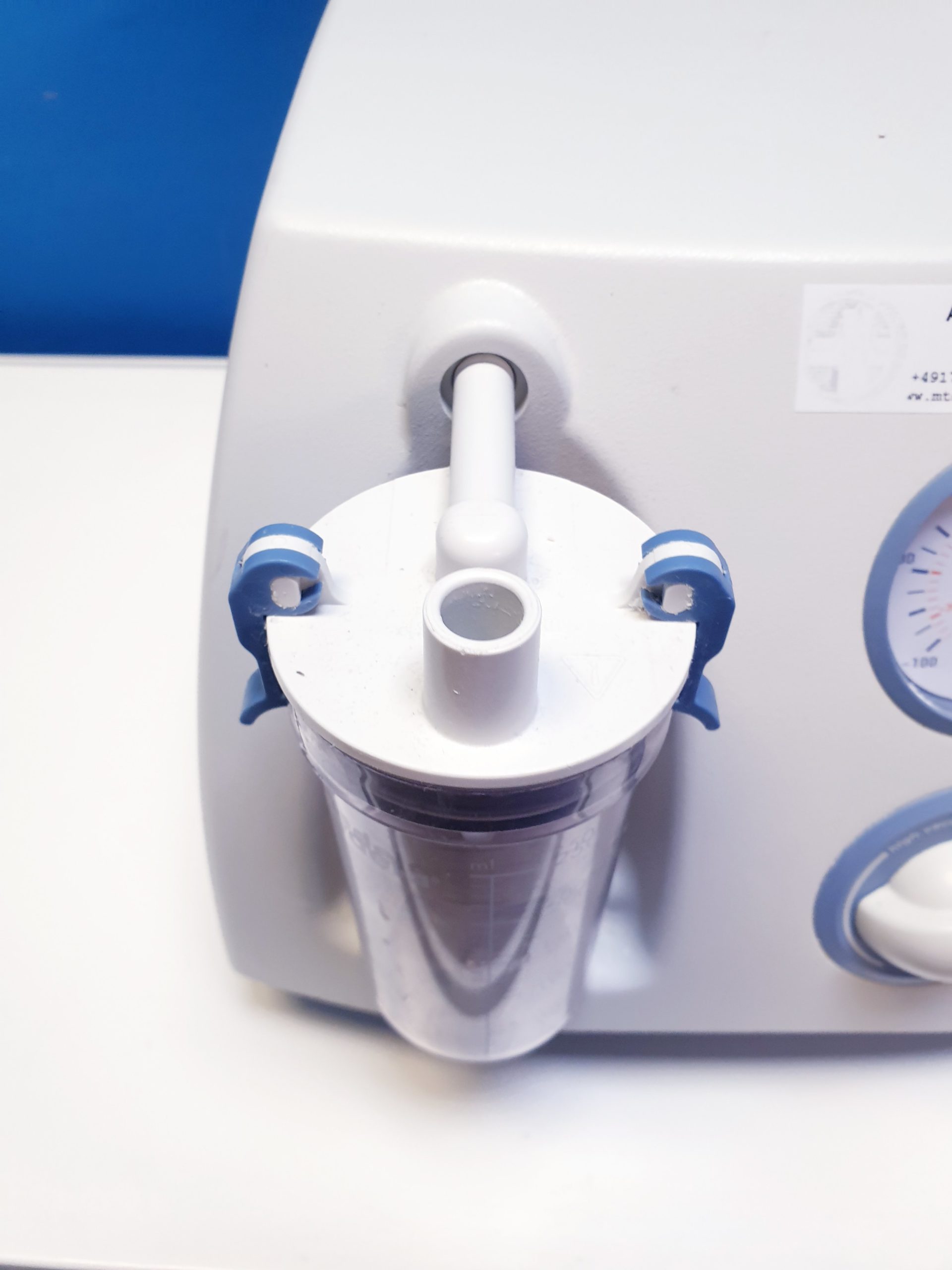 Medela Basic 30 Surgical Aspirator Rapid Vacuum Suction Pump mit Behälter thumbnail 9