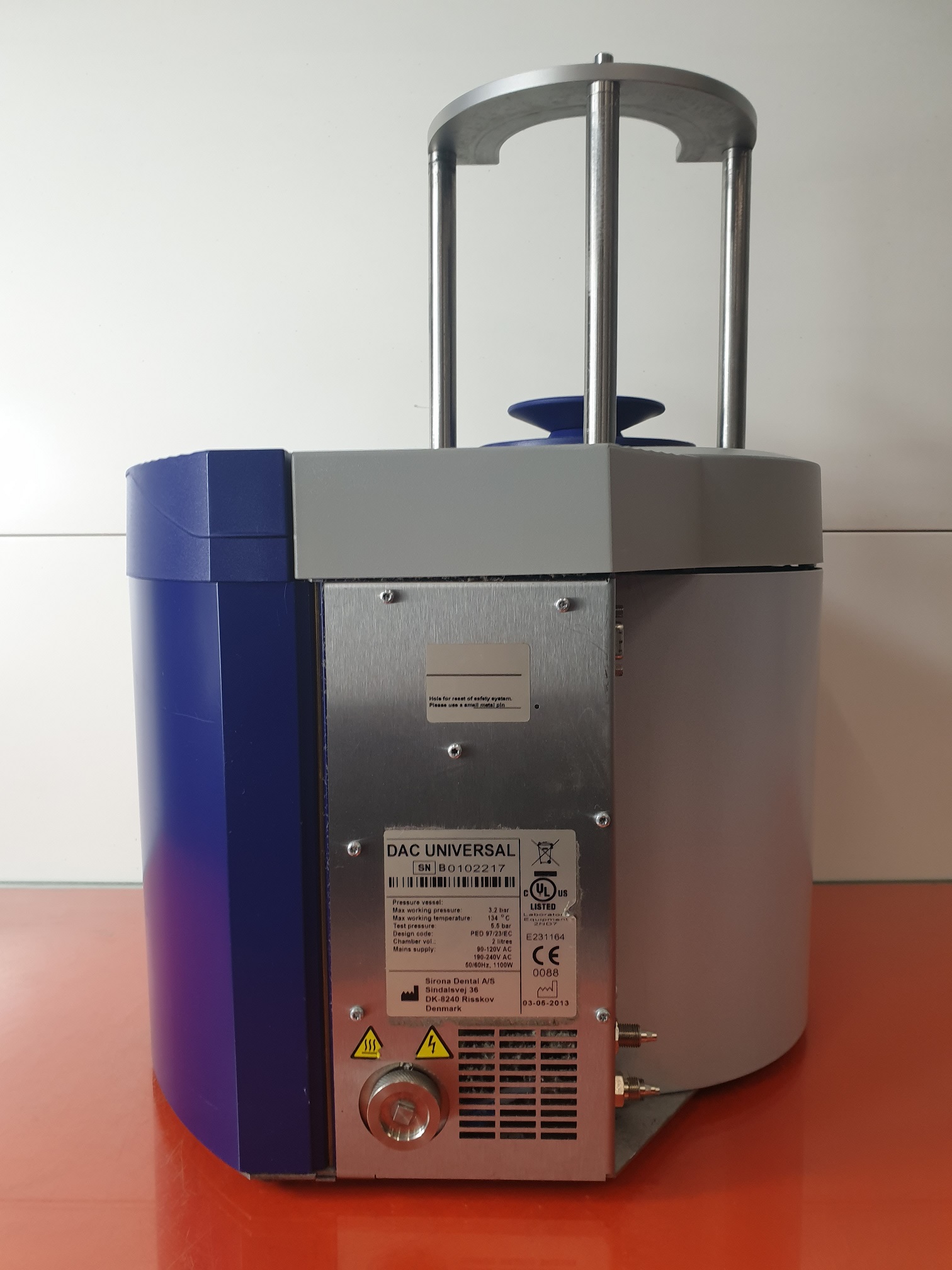 Sirona DAC Universal Sterilisator Instrumentenhygiene Hand & Winkelstücke thumbnail 4