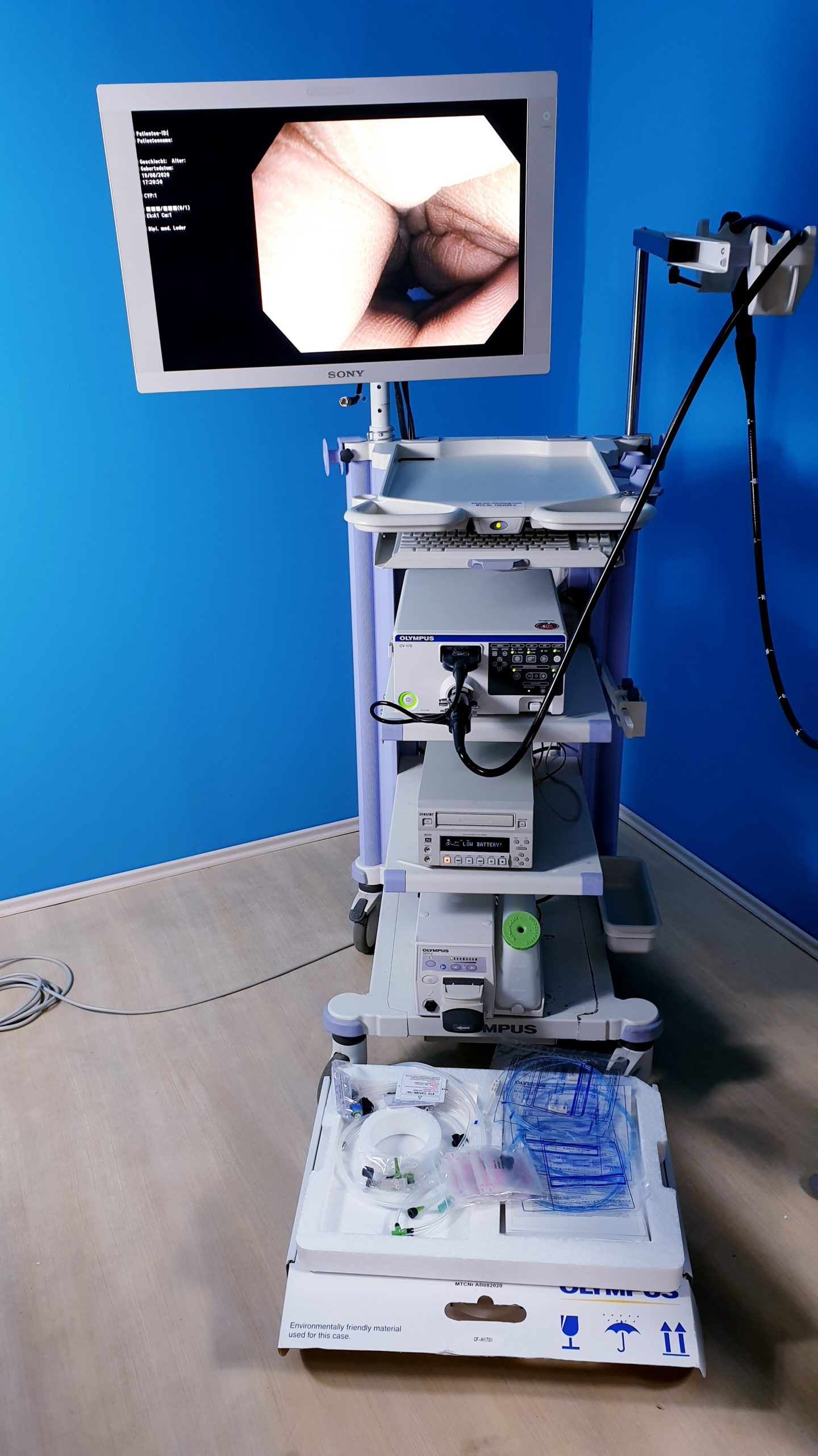 Olympus Prozessor CV-170 – CF-H170L Videokolonoskop – Sony Monitor LMD-2451MD – Spülpumpe OVP-2 -DVD Recorder DVO-1000MD thumbnail 7