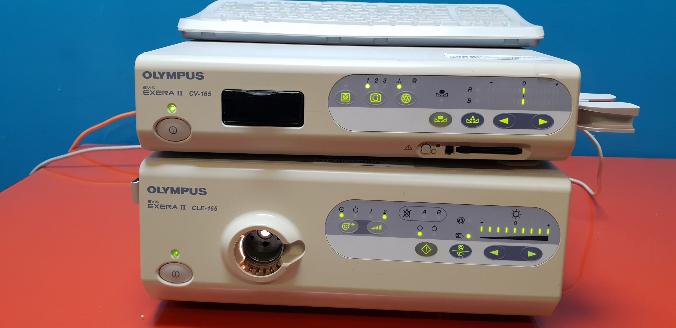 Olympus Exera II CV-165 , CLE-165 inkl. Tastatur + MAJ 1411 Light Control Cable — image 1 of 4