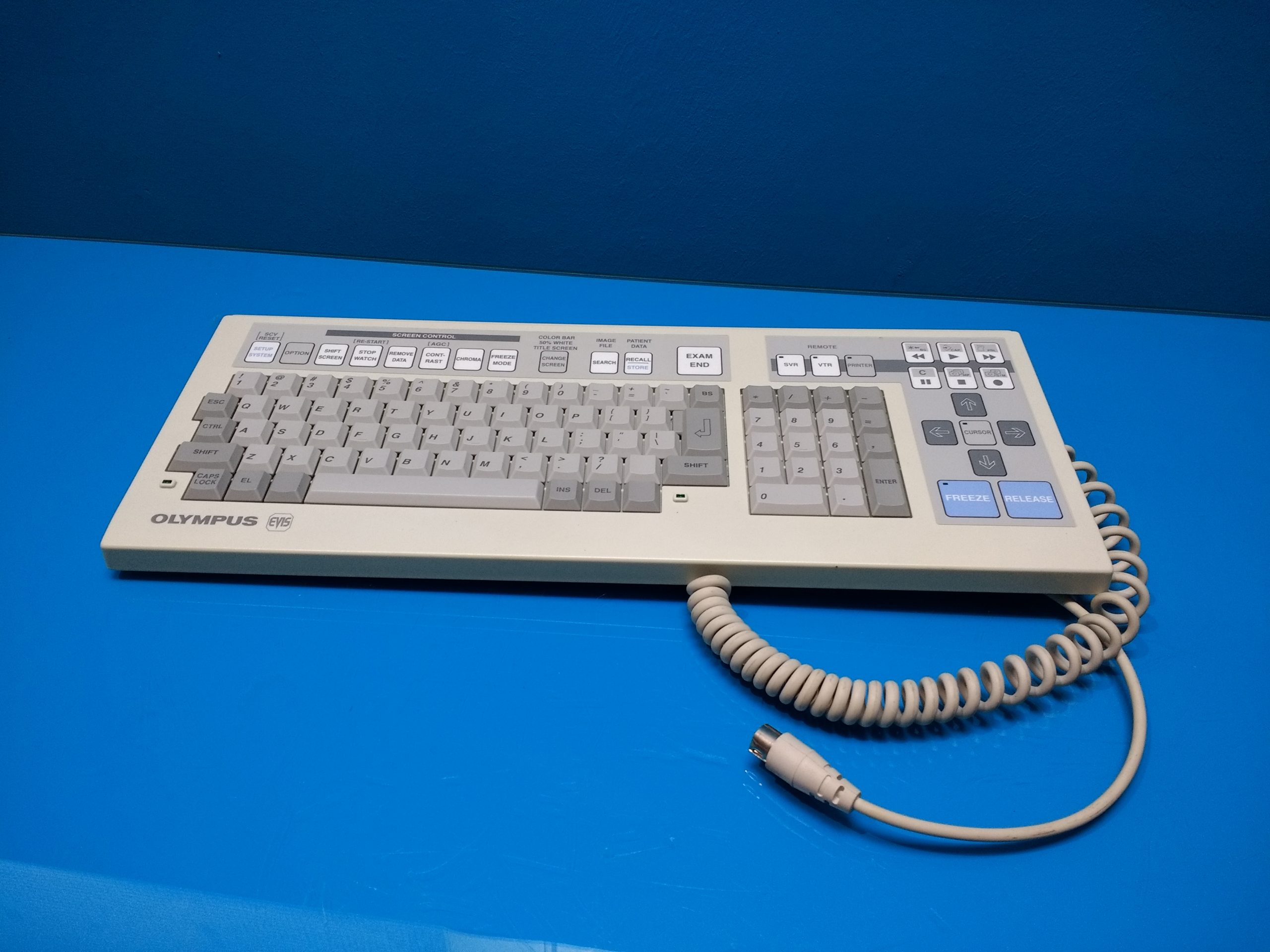 Olympus CV-140 Video Processor + CLV -U40 Lichtquelle, Pigtail und Tastatur thumbnail 3