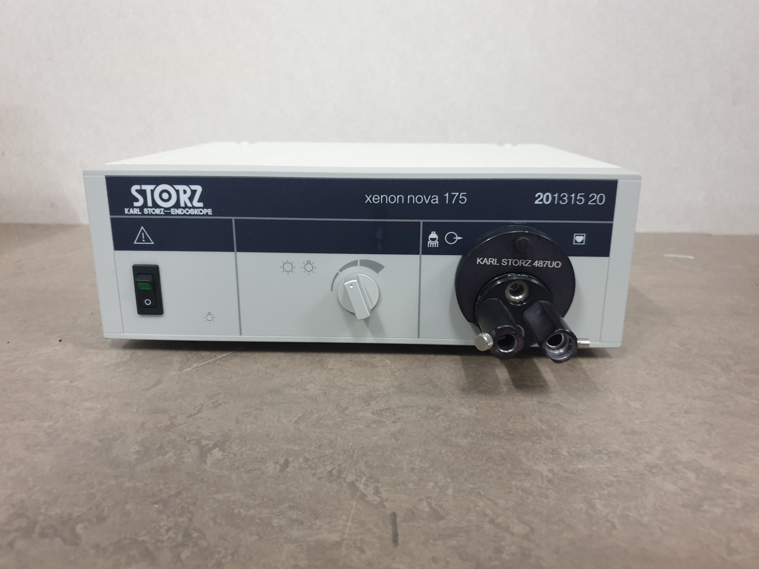 Karl Storz 2012315 20 XENON NOVA 175 Lichtquelle für Endoskopie — image 1 of 3