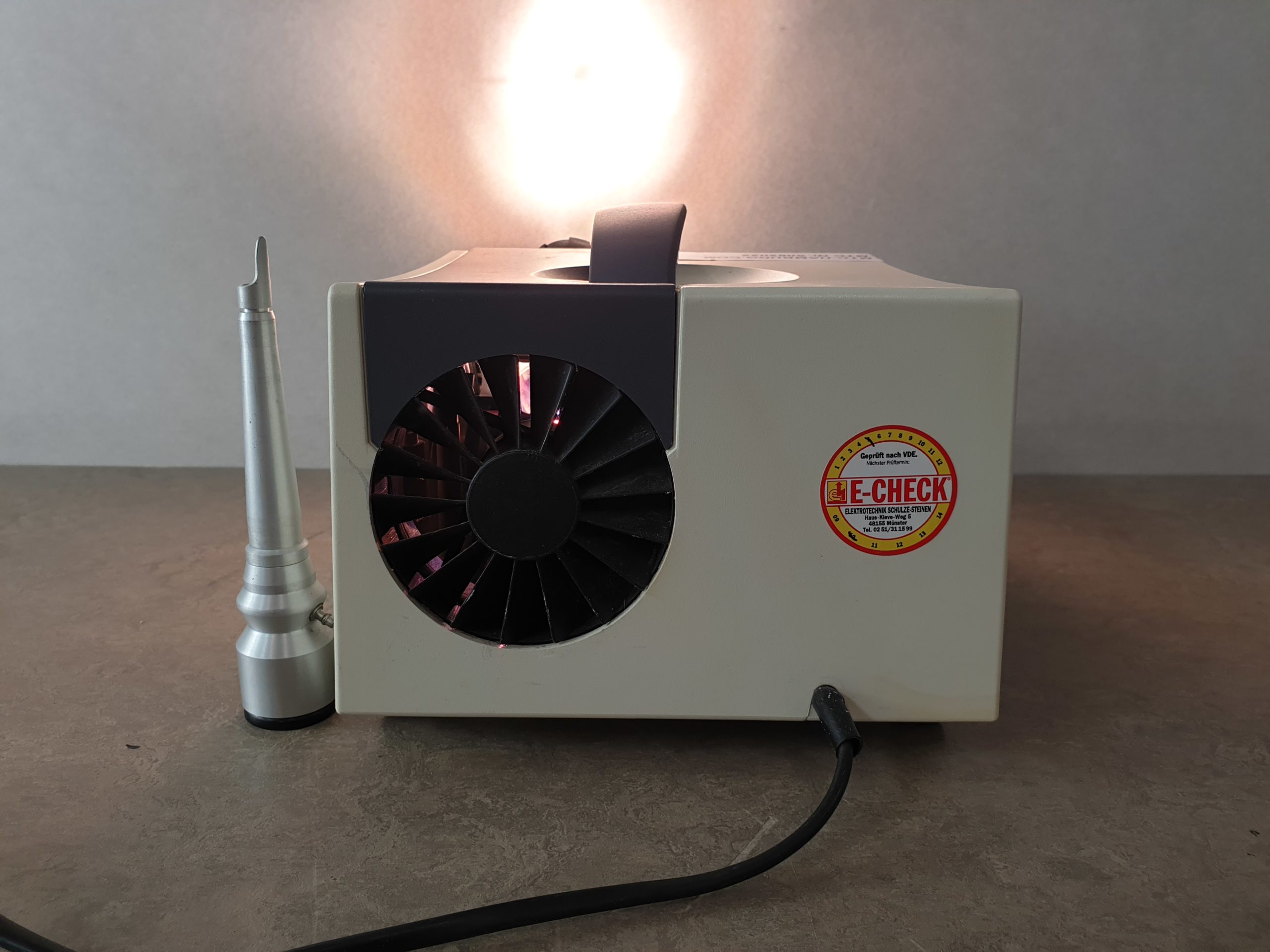 SCHOTT KL1500 LCD Kaltlichtquelle mit Adapter thumbnail 4