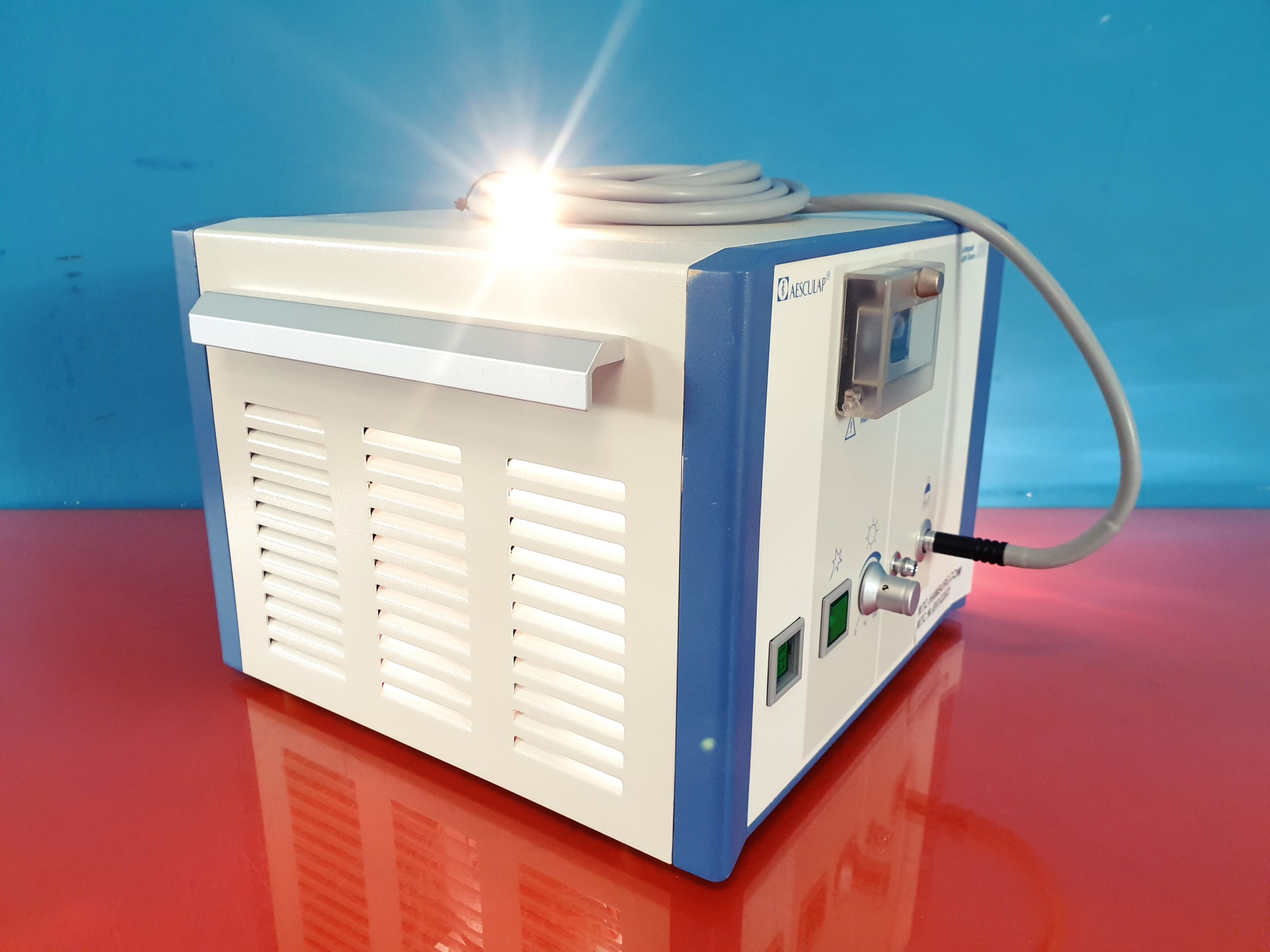 Aesculap Light Source 250 OP925 // OP 925 mit Lichtleiter thumbnail 2