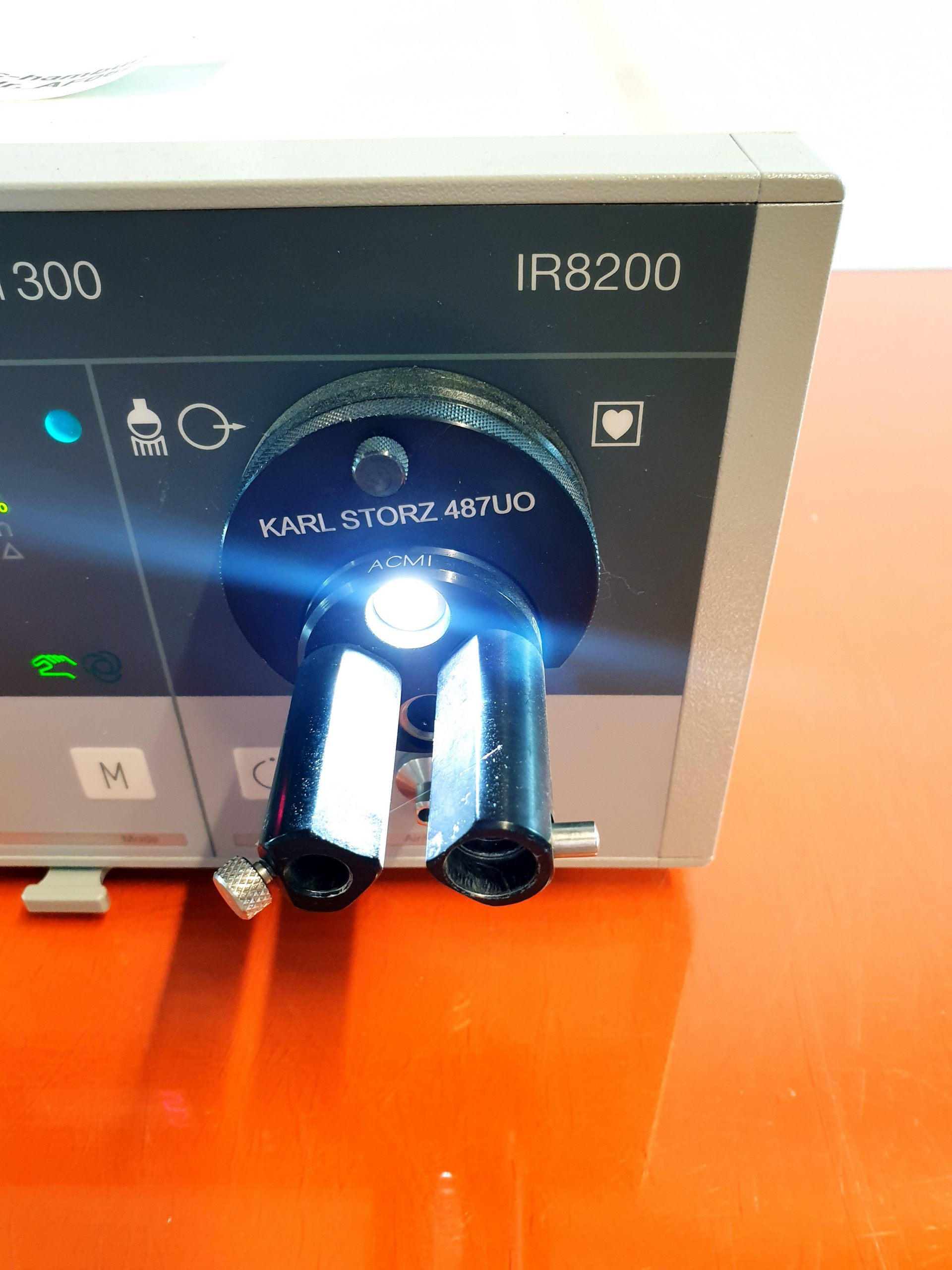 Karl Storz / Arthrex IR8200 SCB xenon 300 Watt Lichtquelle // Kaltlichtquelle thumbnail 3