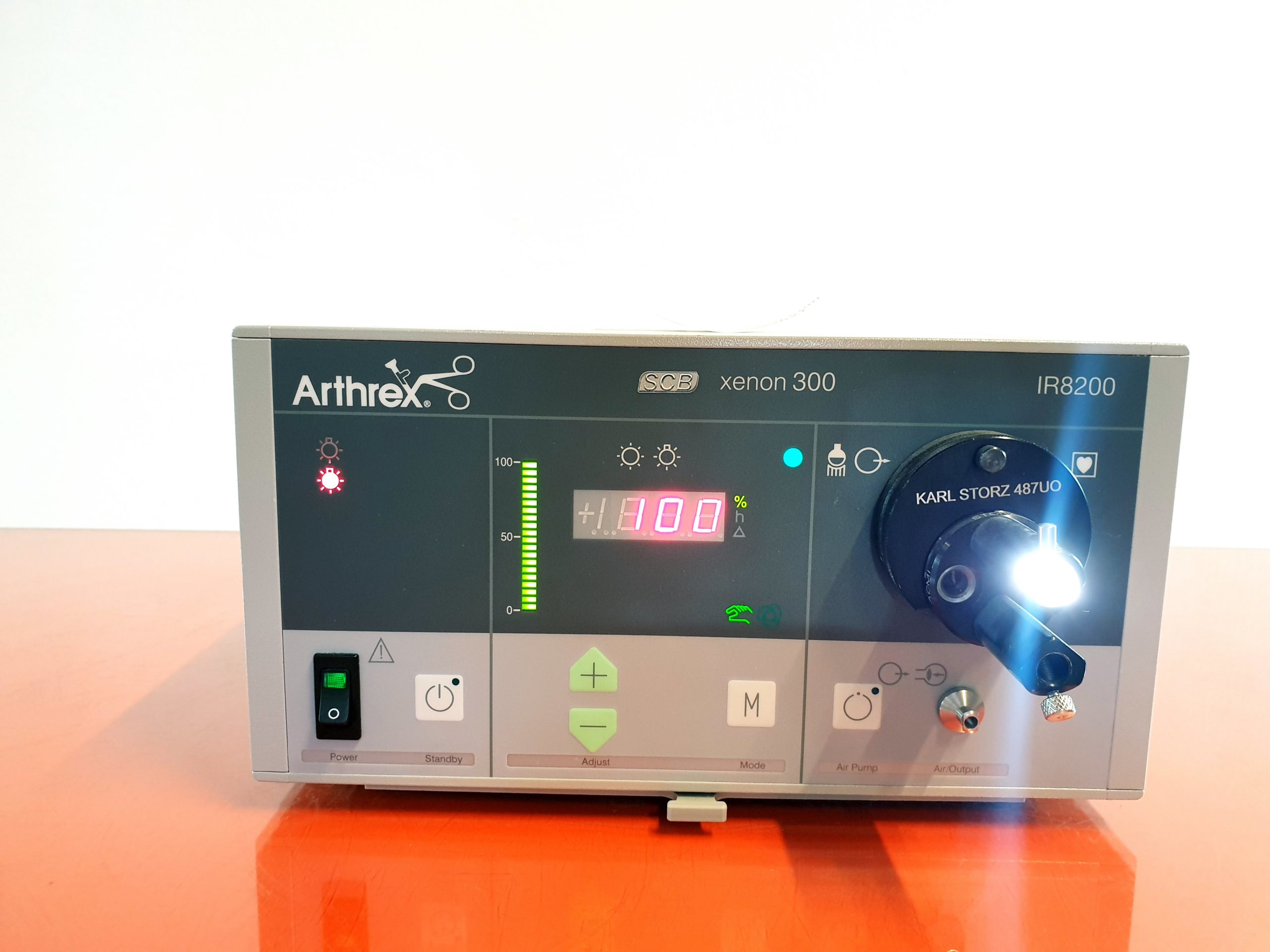 Karl Storz / Arthrex IR8200 SCB xenon 300 Watt Lichtquelle // Kaltlichtquelle thumbnail 5