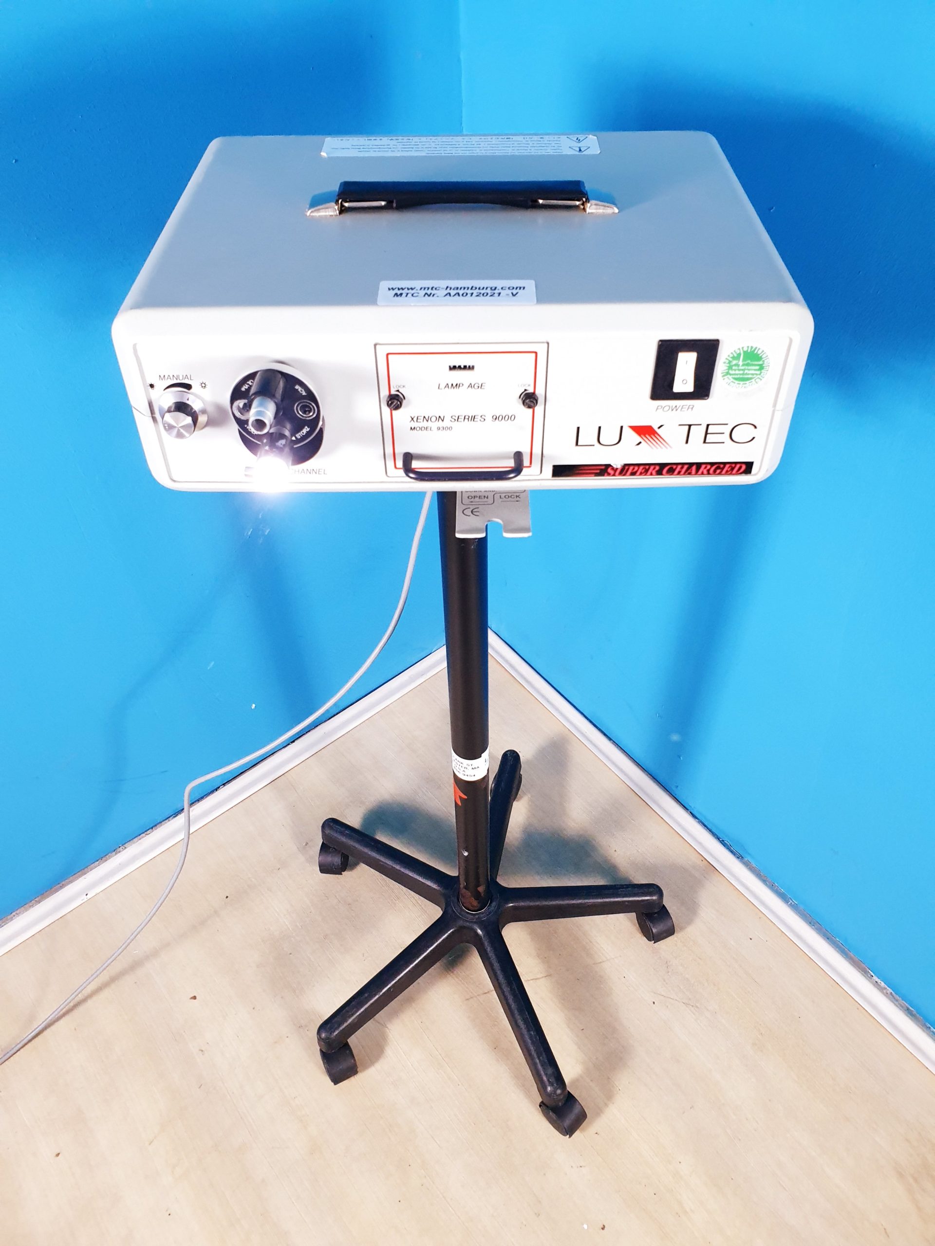 Luxtec Xenon Series 9000 Model-9300 Light Source mit ACMI Wolf Storz und Olympus Adapter thumbnail 2