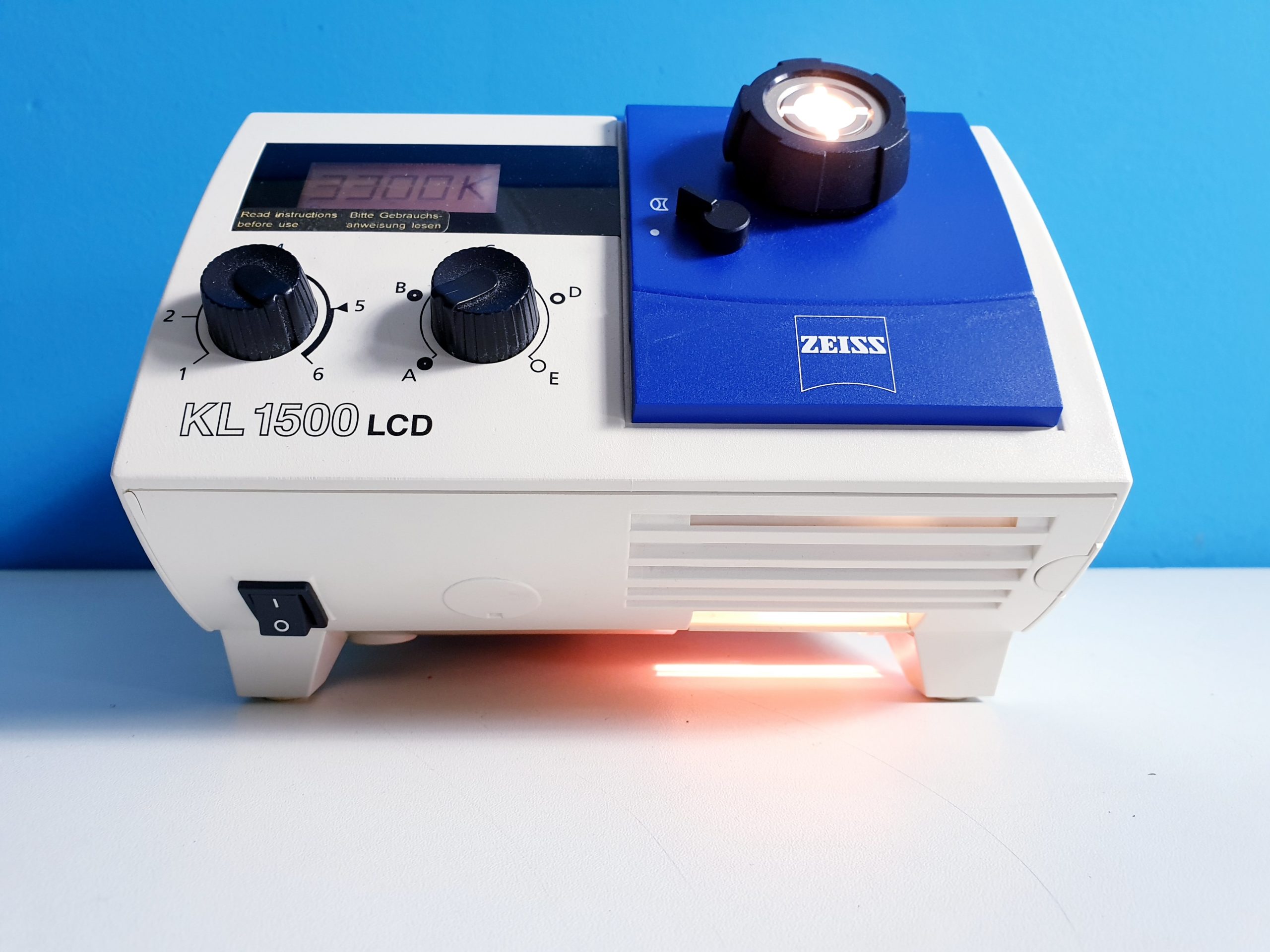 ZEISS SCHOTT KL 1500 LCD // 1500LCD LICHTQUELLE — image 1 of 4