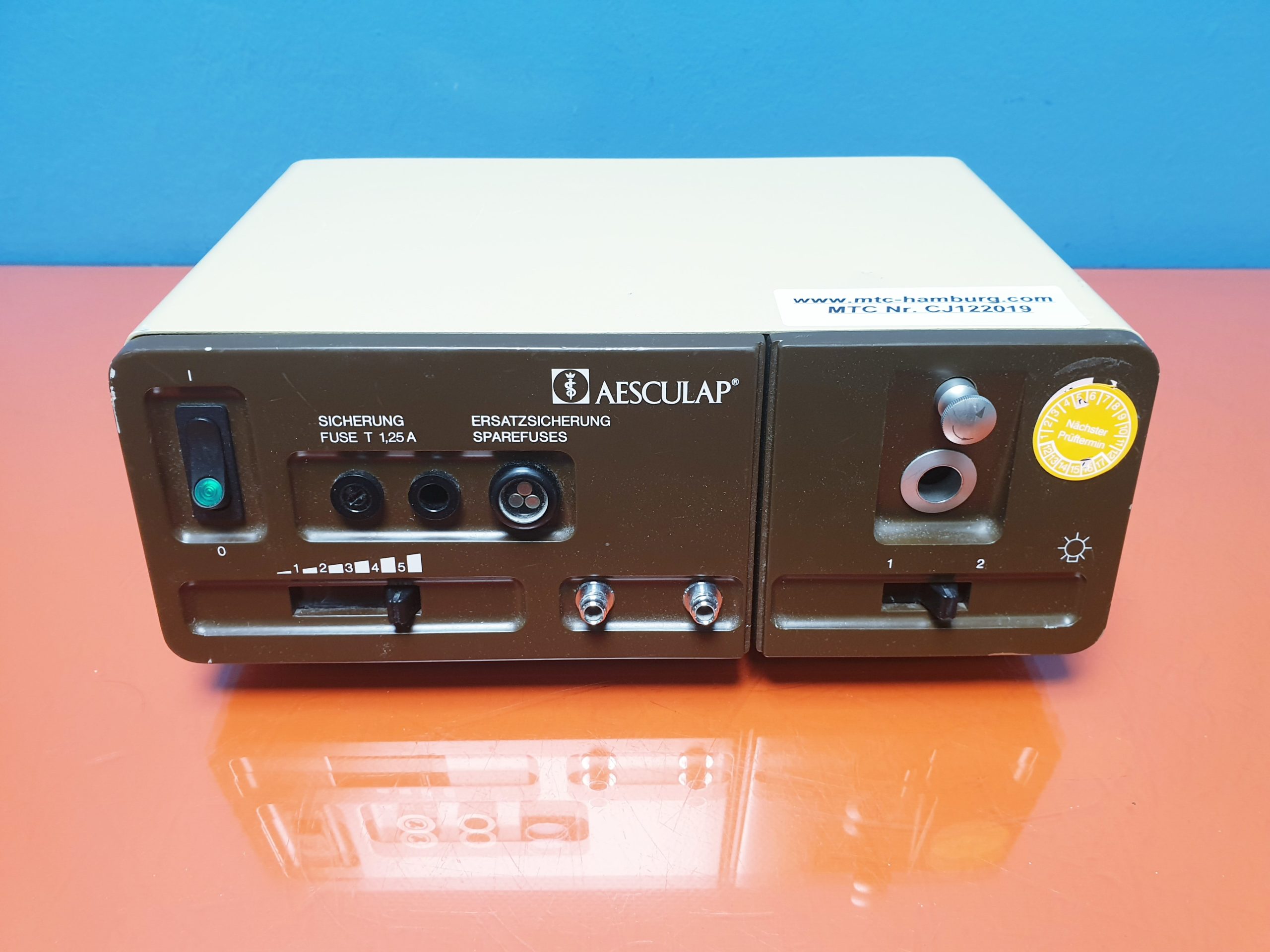 Aesculap OP 903 // OP-903 Kaltlichtquelle — image 1 of 6