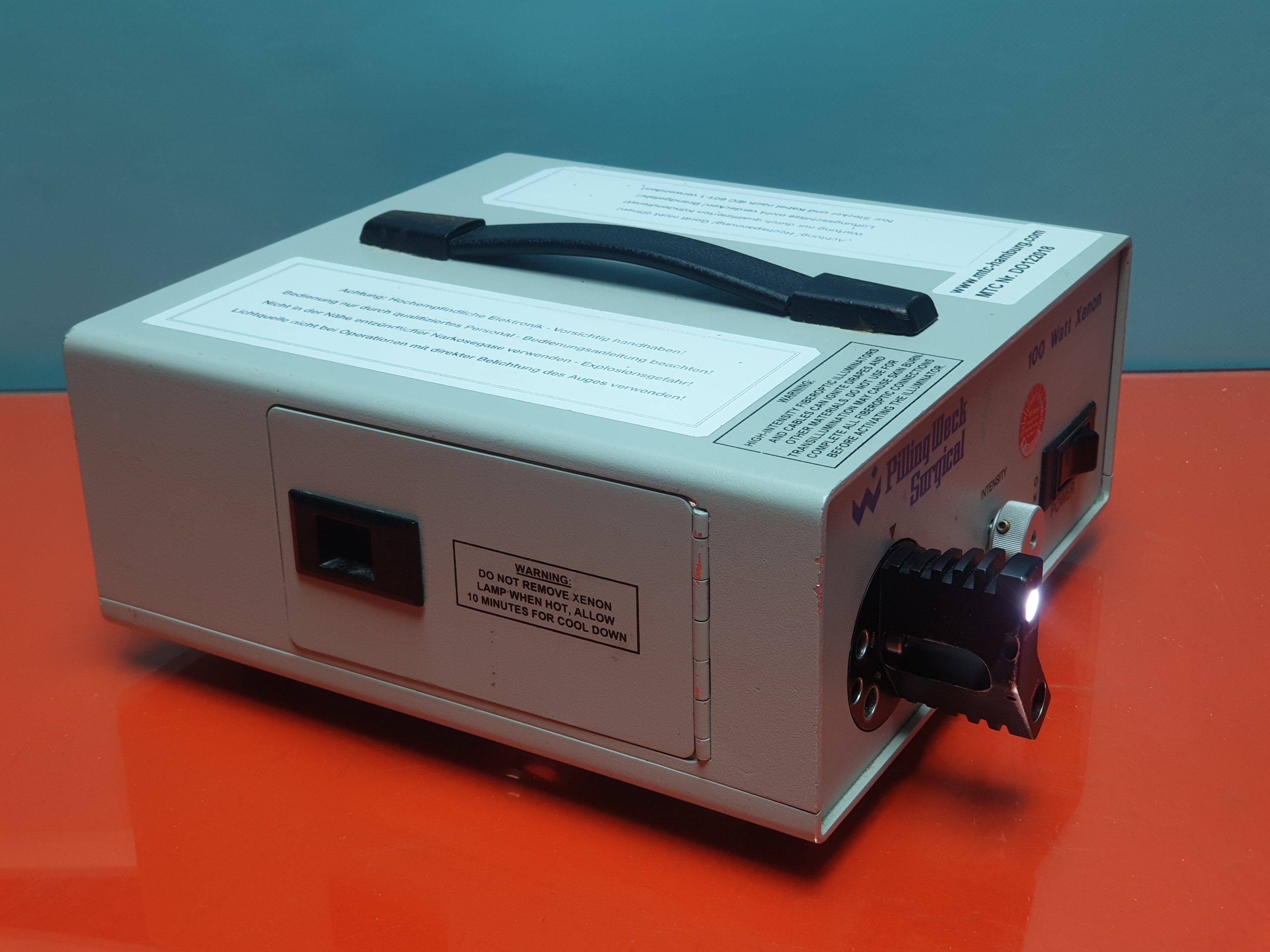 PILLING WECK SURGICAL 521411 XENON 100 WATT ILLUMINATOR — image 1 of 4