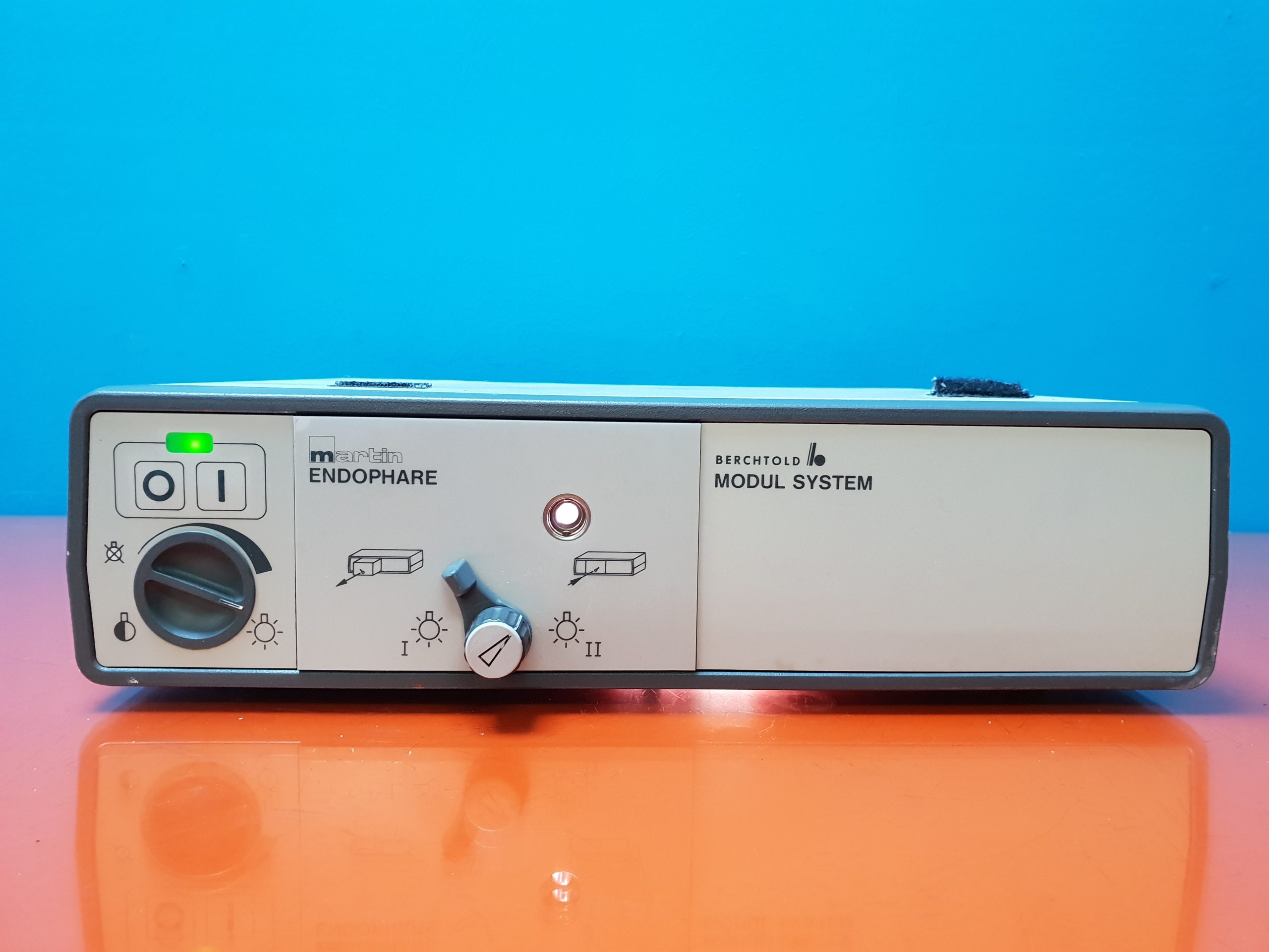 KLS Martin Endophare Kaltlichtquelle // Lichtquelle // Light Source — image 1 of 4