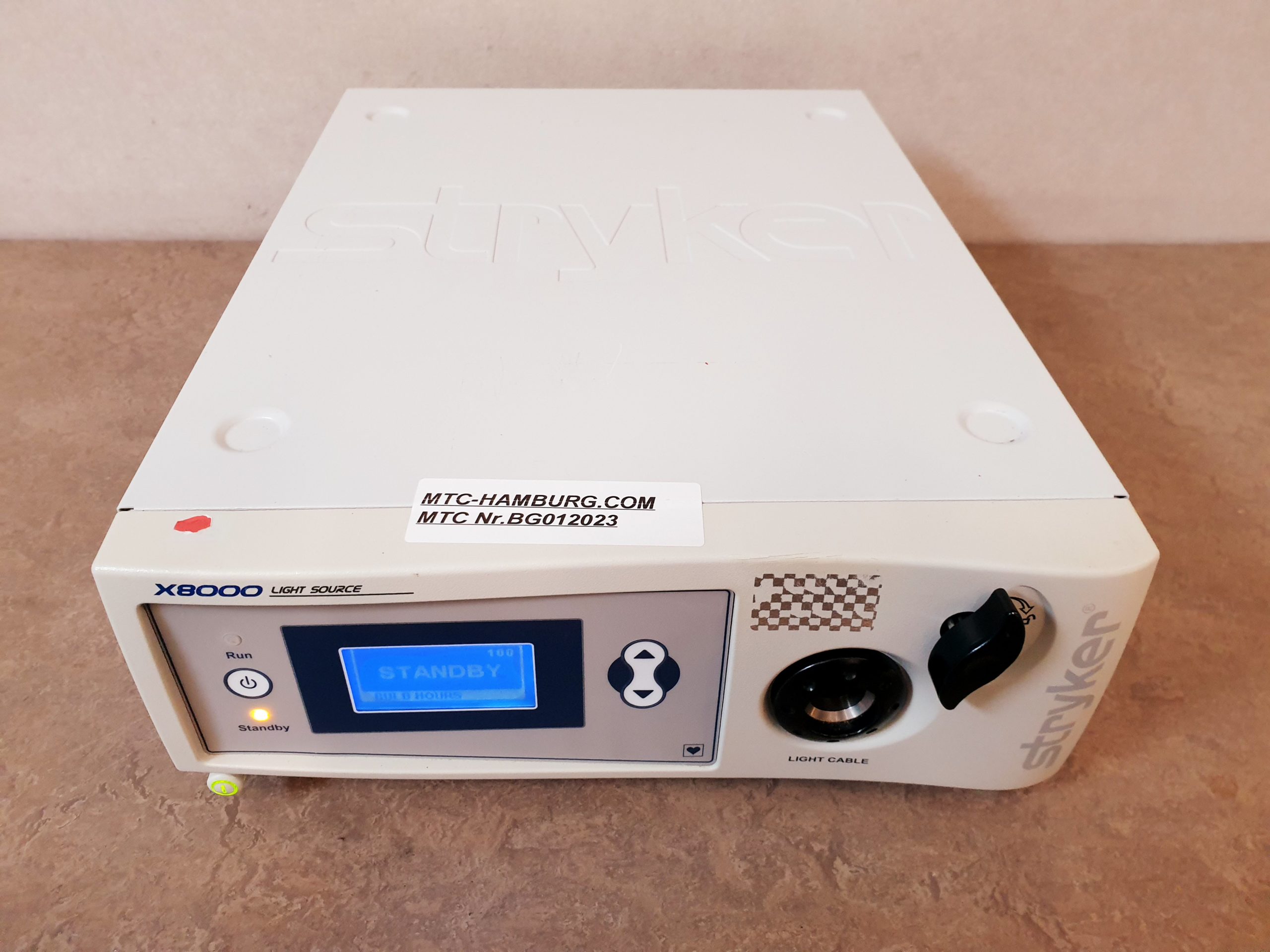 Stryker X8000 // X 8000 Light Source 300 Watt thumbnail 2