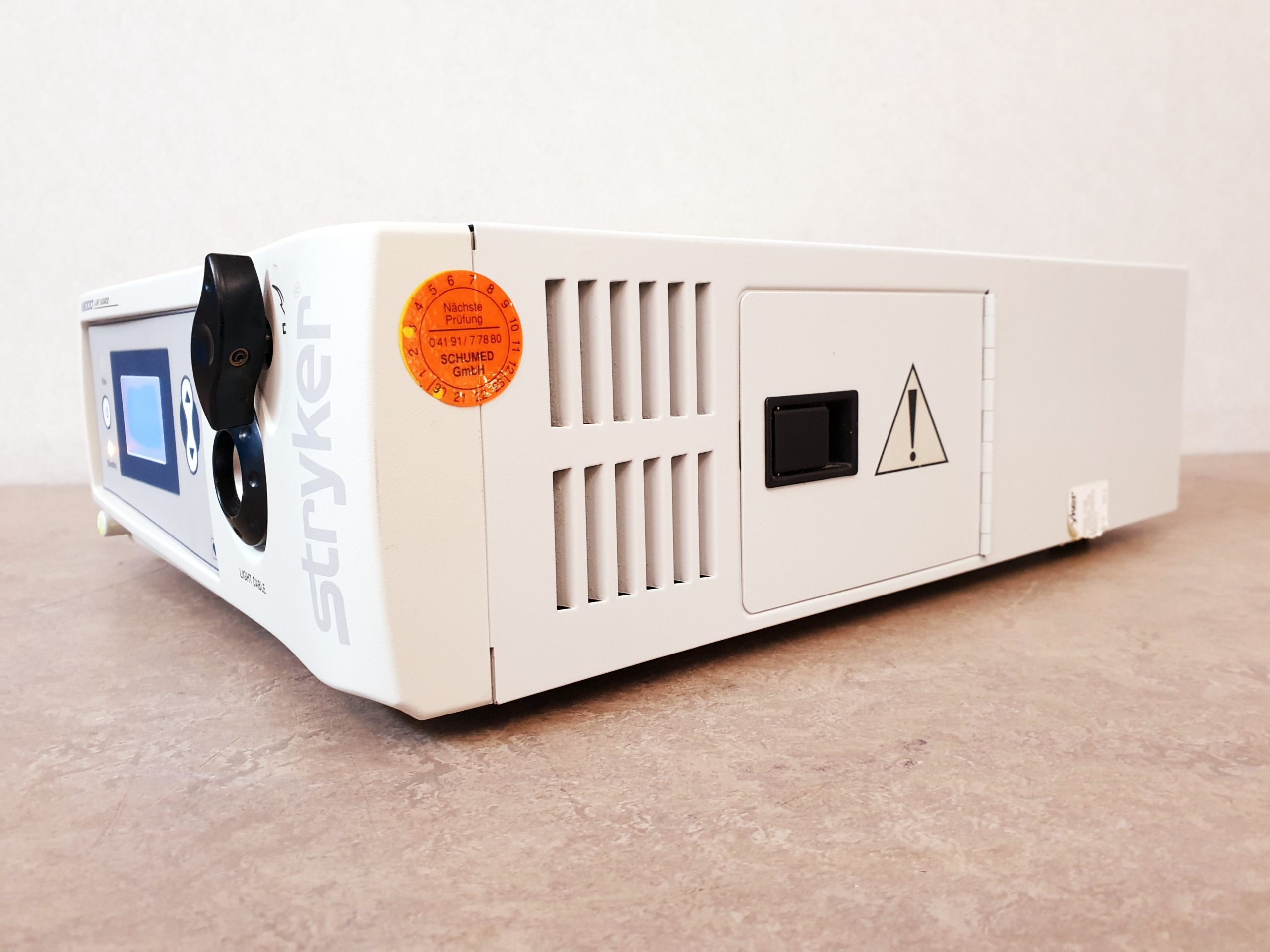 Stryker X8000 // X 8000 Light Source 300 Watt thumbnail 4