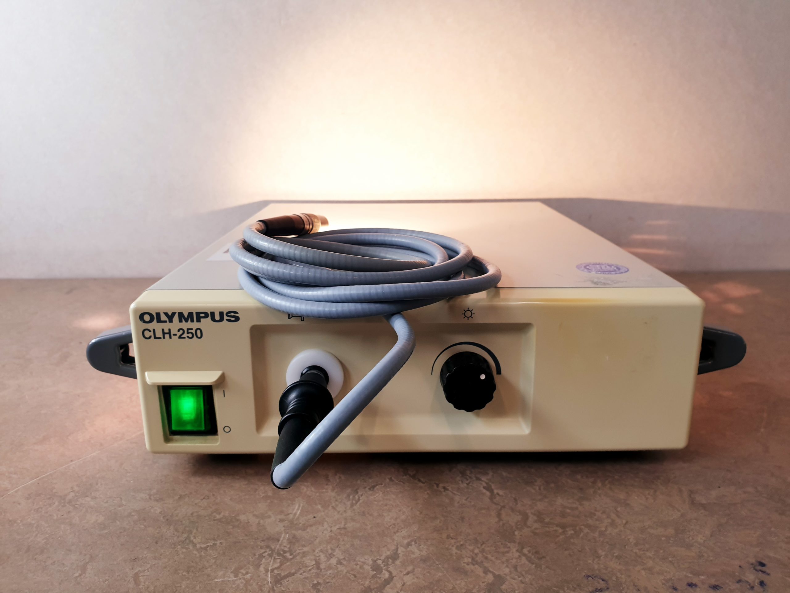 Olympus Kaltlichtquelle CLH-250 CLH250 mit Lichtkabel thumbnail 2
