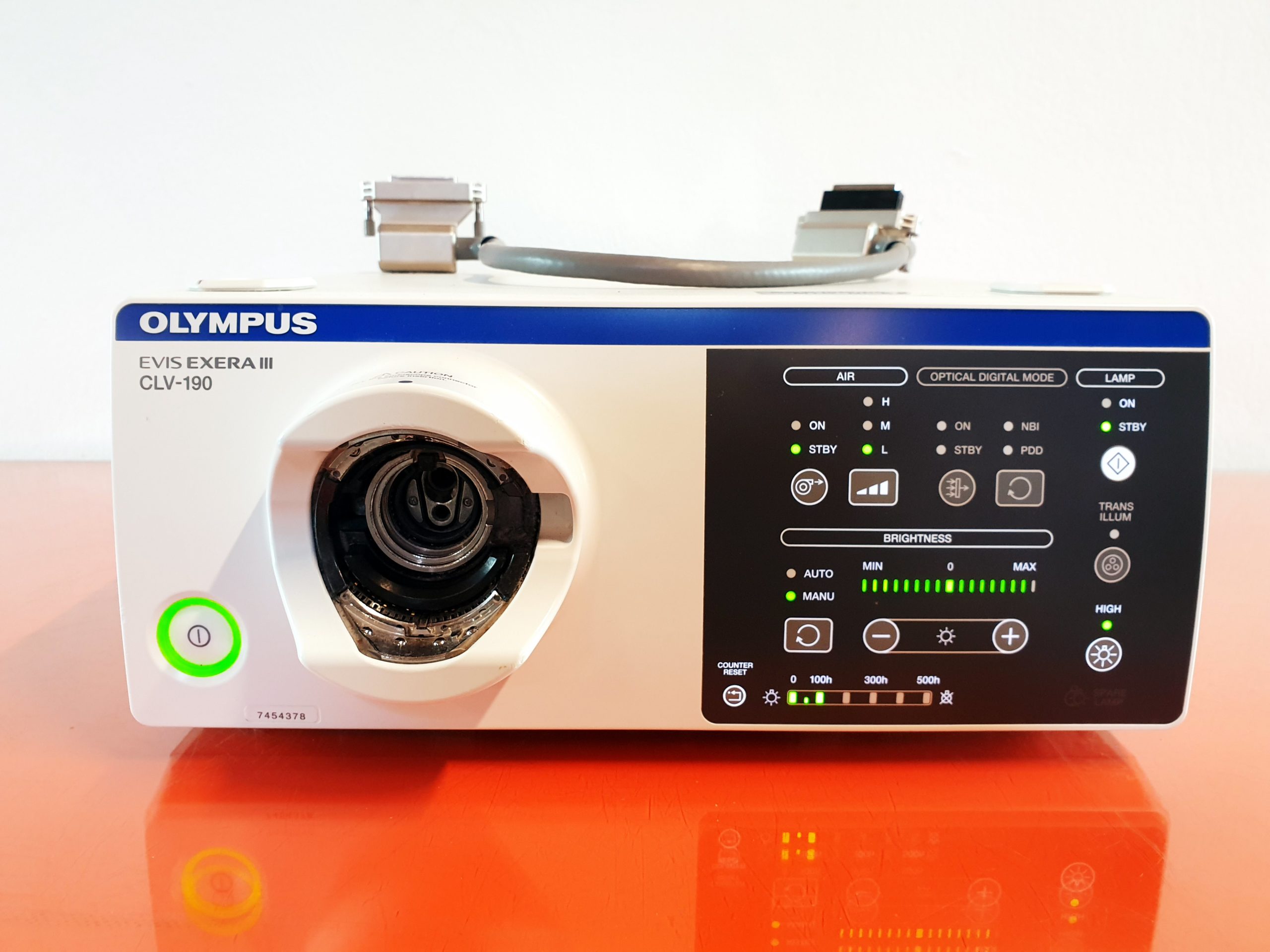 Olympus CLV-190 Evis Exera III Light Source Lichtquelle mit MAJ-1933 Konnektor — image 1 of 4