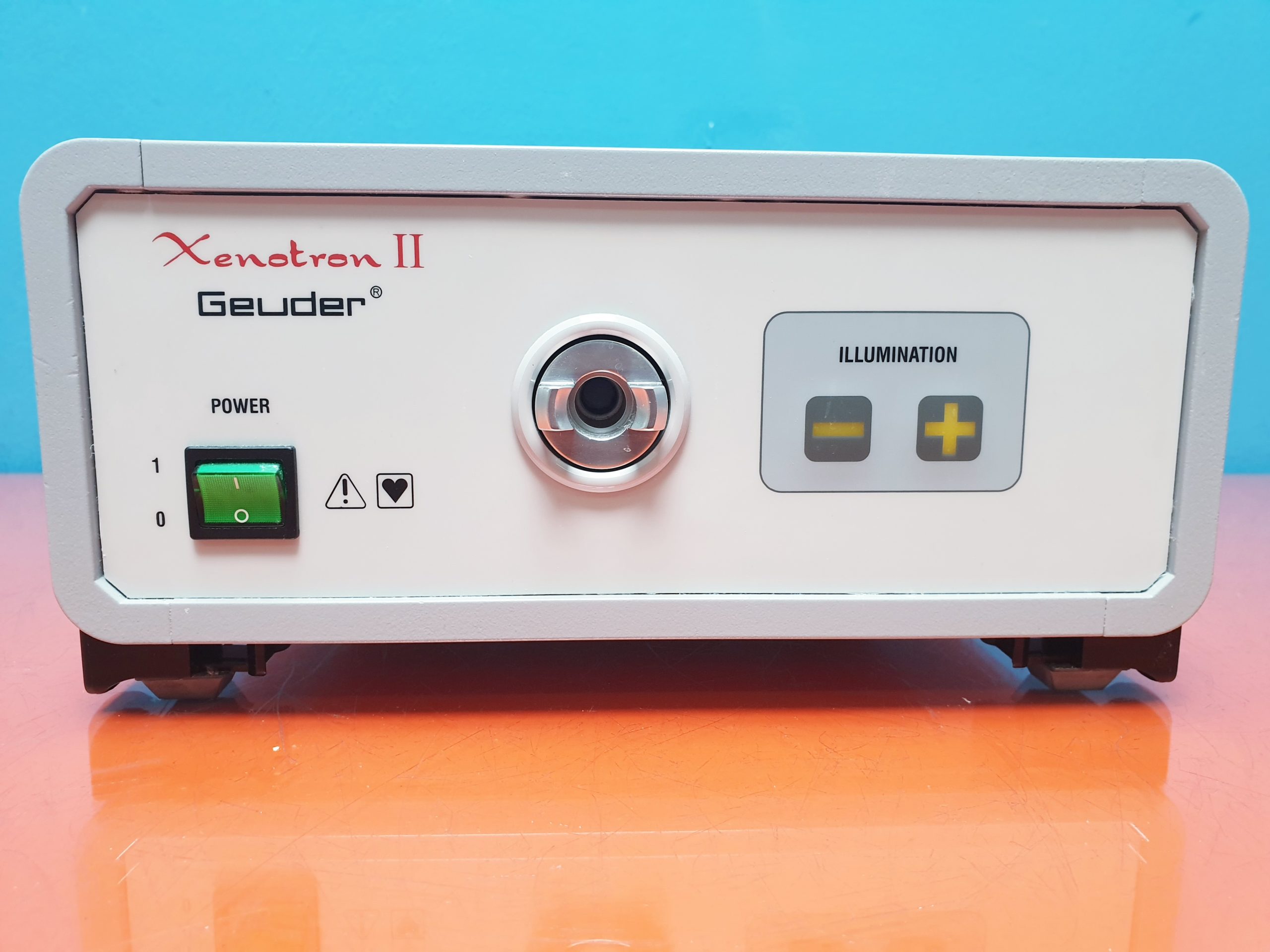 Geuder Xenotron II Xenon Lichtquelle 200 Watt — image 1 of 5