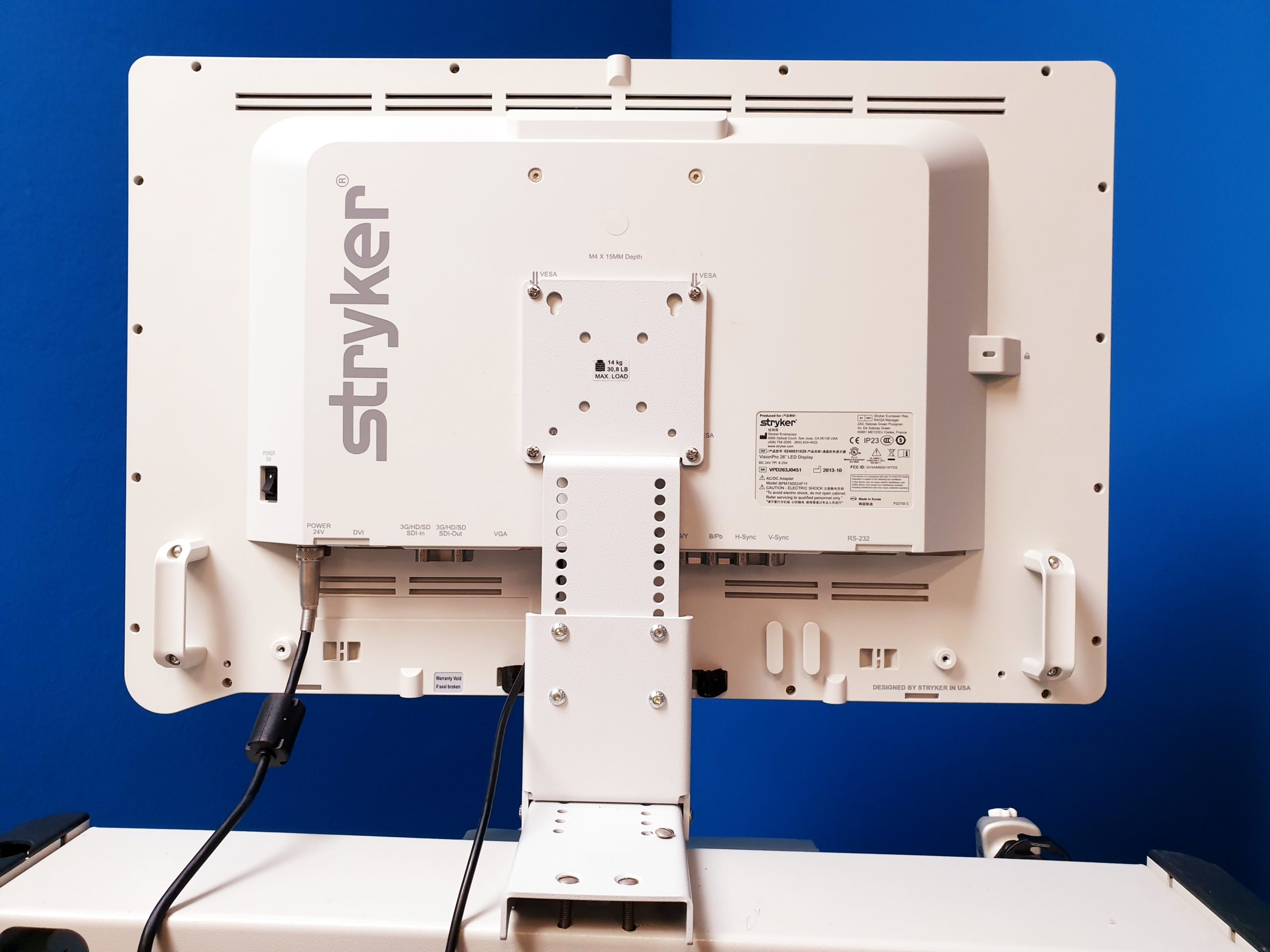 Stryker Turm Arthroskopie Laparaskopie Zystoskopie – 1188HD – L9000 LED Light Source – Stryker FLOCONTROL Arthroskopie Pump – VISIONPRO LED Display – SDC Ultra HD Managment System – thumbnail 10