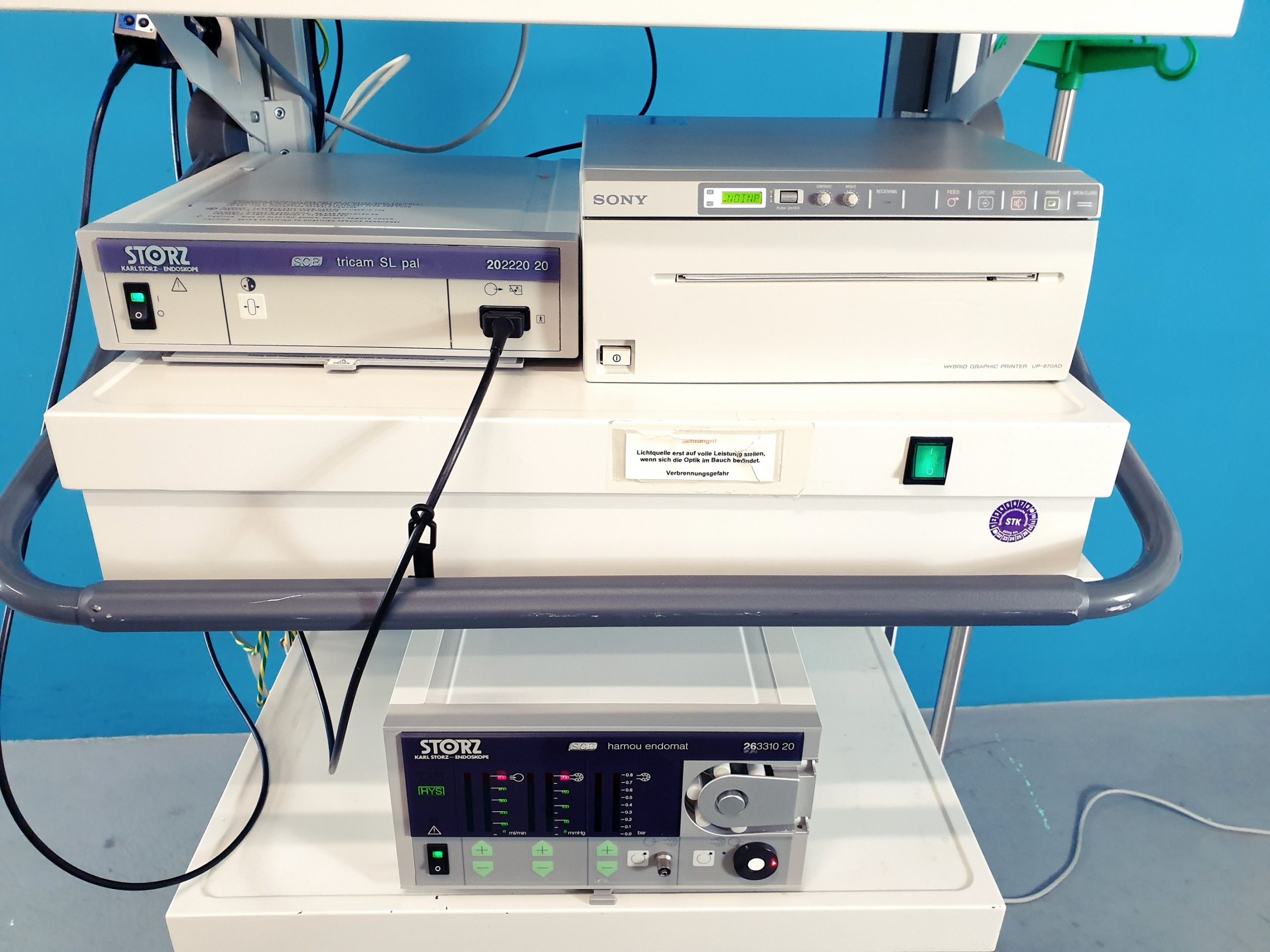 Karl Storz Turm : Olympus OEV191H + 20221030 Kamerakopf + 202220 20 Konsole + Hamou Endomat 263310 20 + SCB Thermoflator 264320 20 + Xenon Nova 300 201340 20 + Arthromatt thumbnail 4