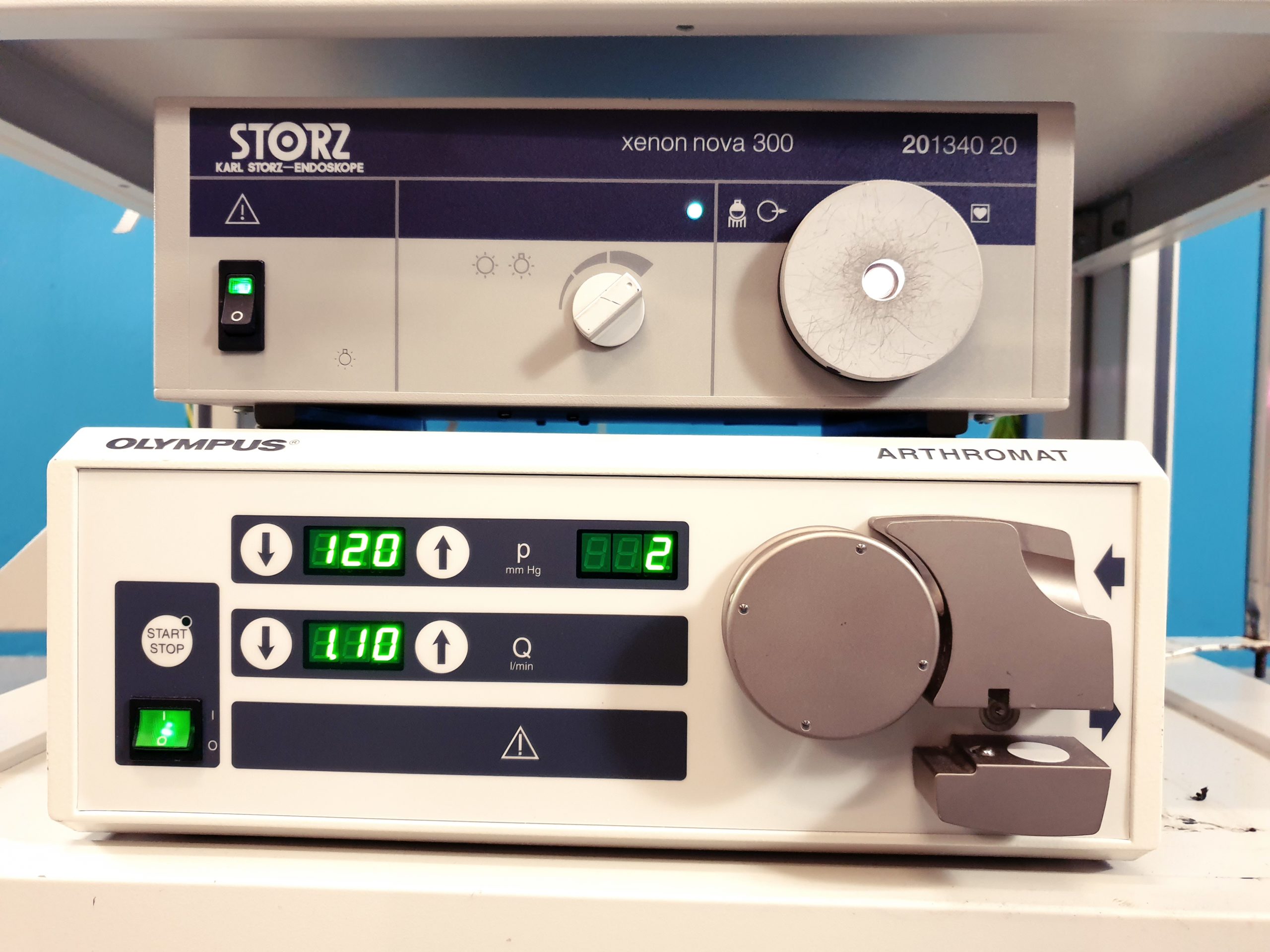 Karl Storz Turm : Olympus OEV191H + 20221030 Kamerakopf + 202220 20 Konsole + Hamou Endomat 263310 20 + SCB Thermoflator 264320 20 + Xenon Nova 300 201340 20 + Arthromatt thumbnail 6