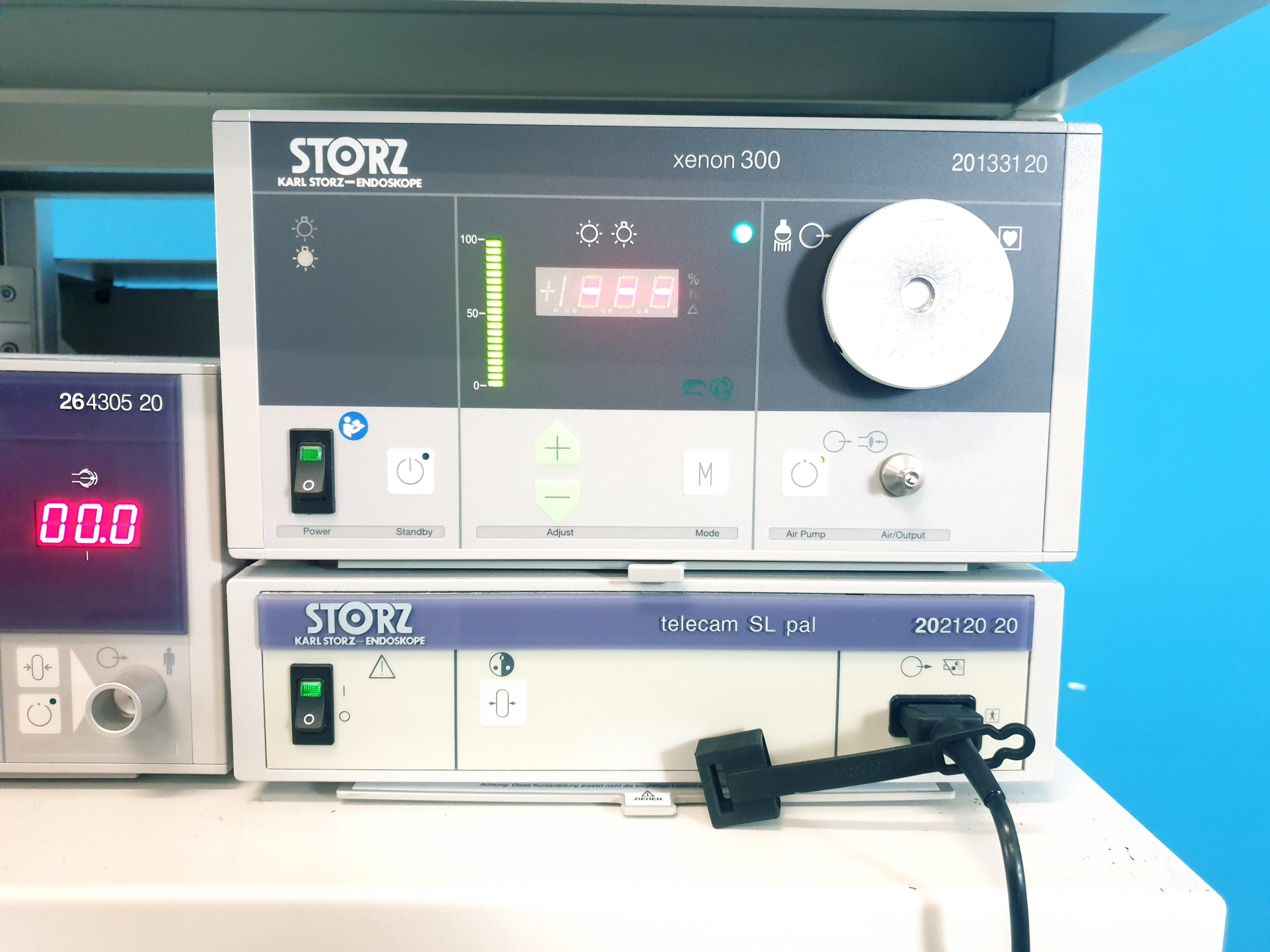 STORZ Xenon 300 + Electronic Endoflator + Telecam SL PAL + Trenntrafo thumbnail 4