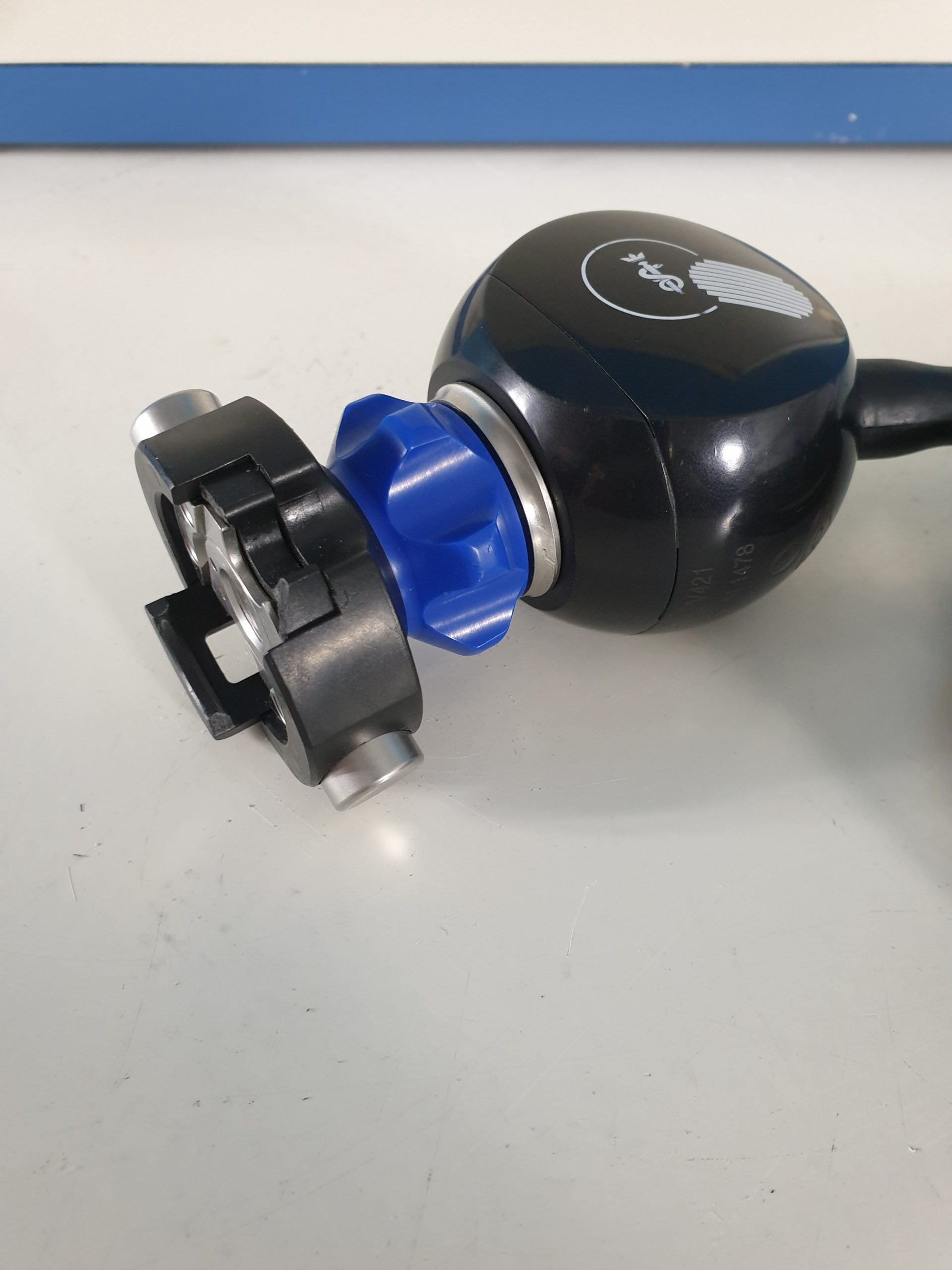 Aesculap 3 CCD – CAMERA – PV 410 // PV410 Endoskopie Kamerasystem Prozessor processor mit Kamerkopf thumbnail 4
