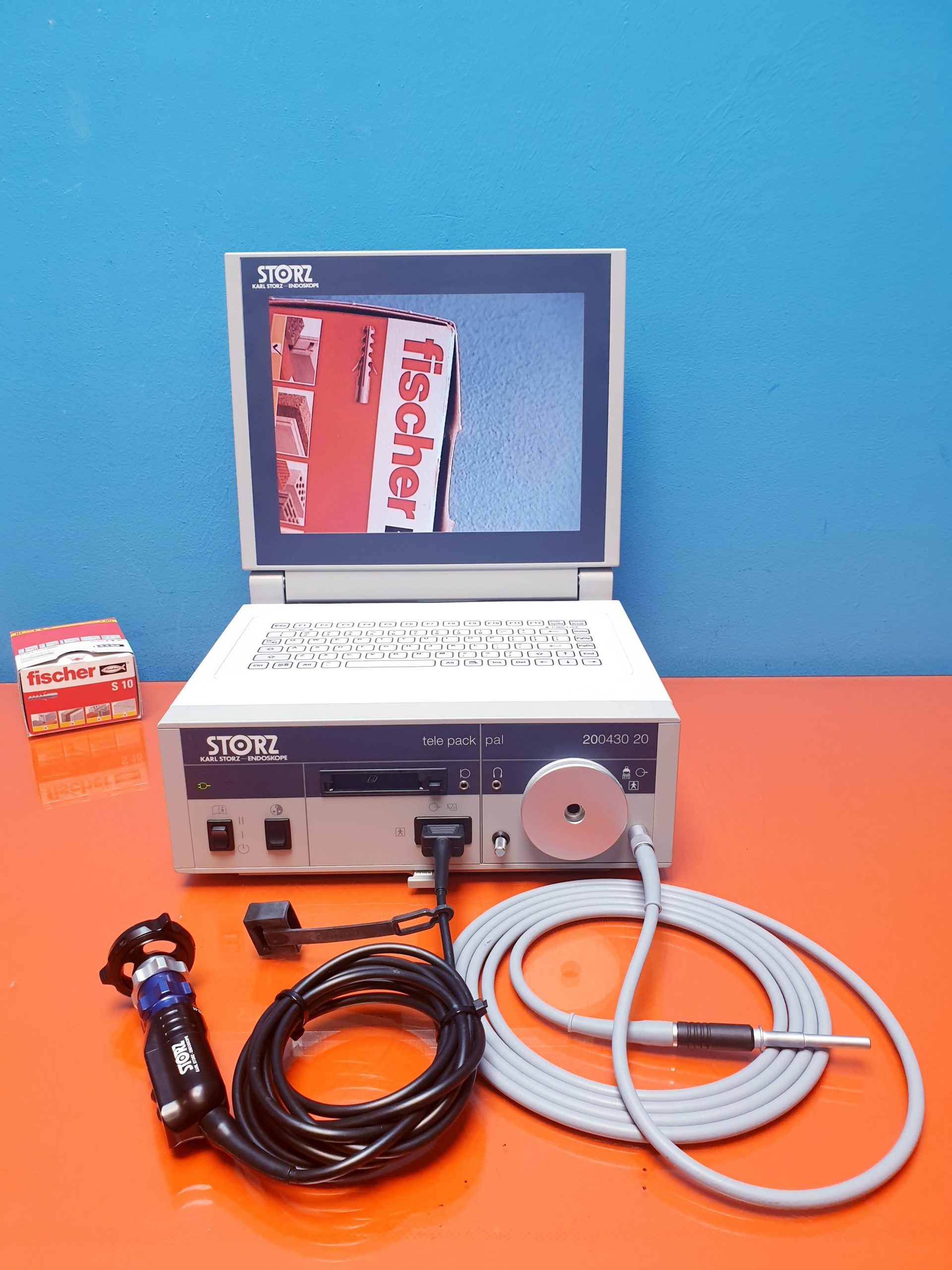 STORZ tele pack pal 20043020 mit STORZ telecam 20212030 Kamera Kopf und Lichtleiter — image 1 of 11