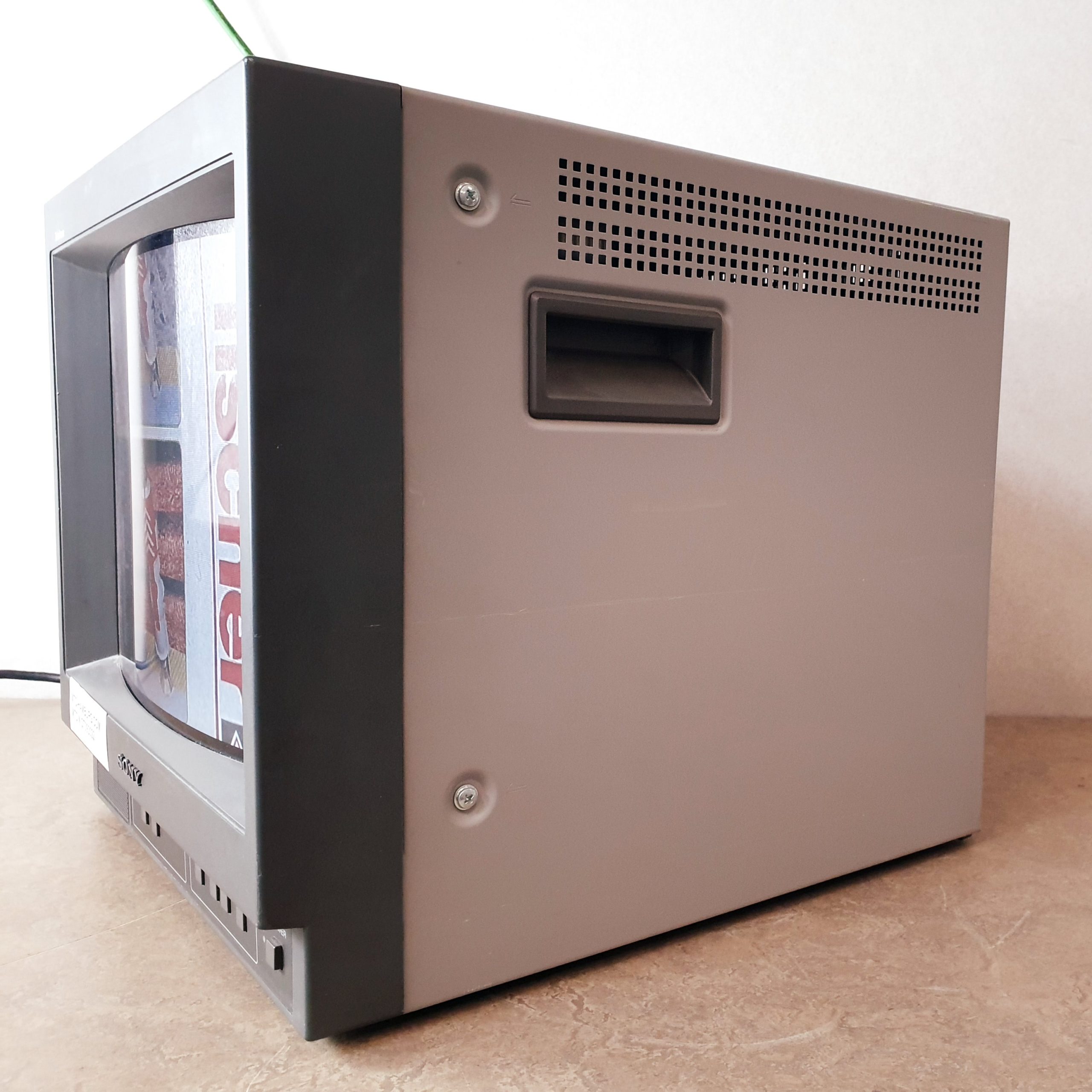 SONY PVM-14N1E Monitor für die Endoskopie thumbnail 2