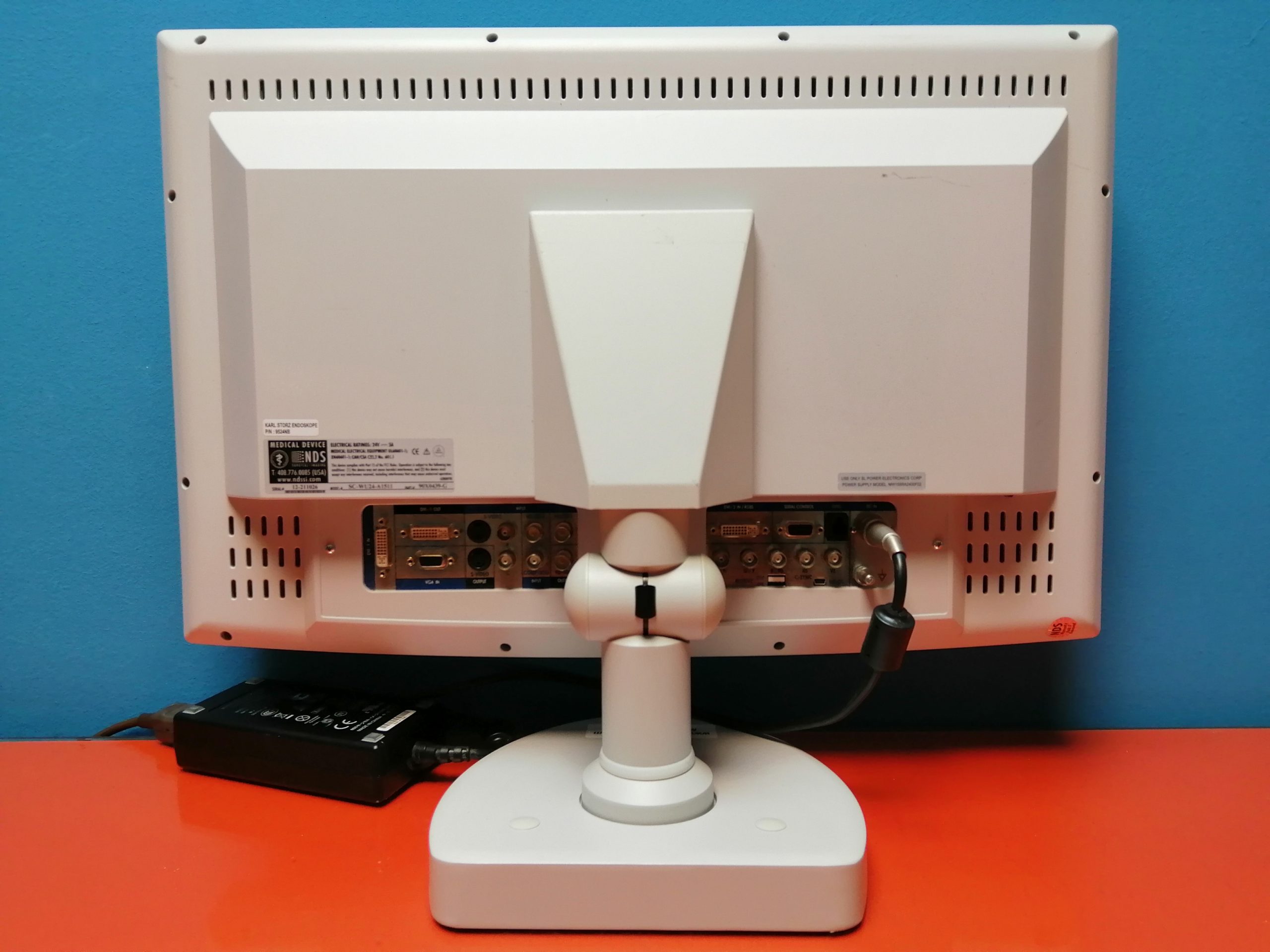 Karl Storz SC-WU24-A1515 WIDEVIEW HD Farbe Monitor Display MIT NETZTEIL thumbnail 2