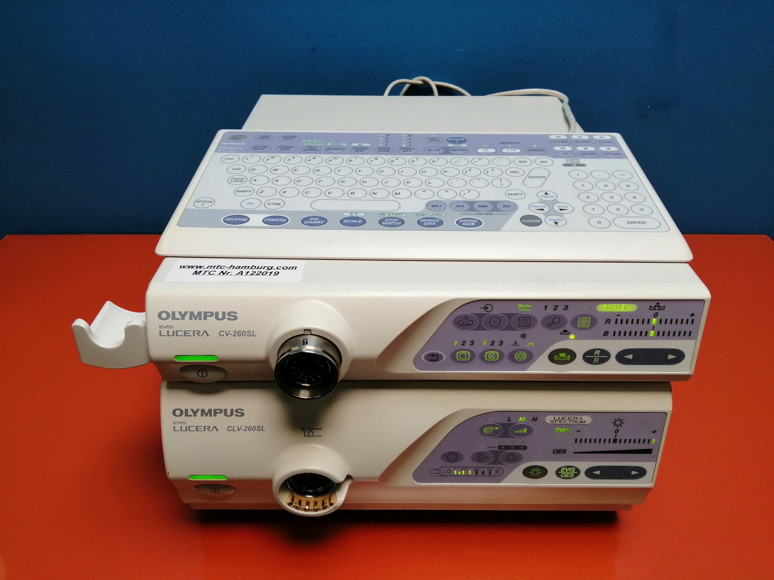 Olympus CLV-260 Prozessor, Lucera CV-260 Lichtquelle + Tastatur — image 1 of 5