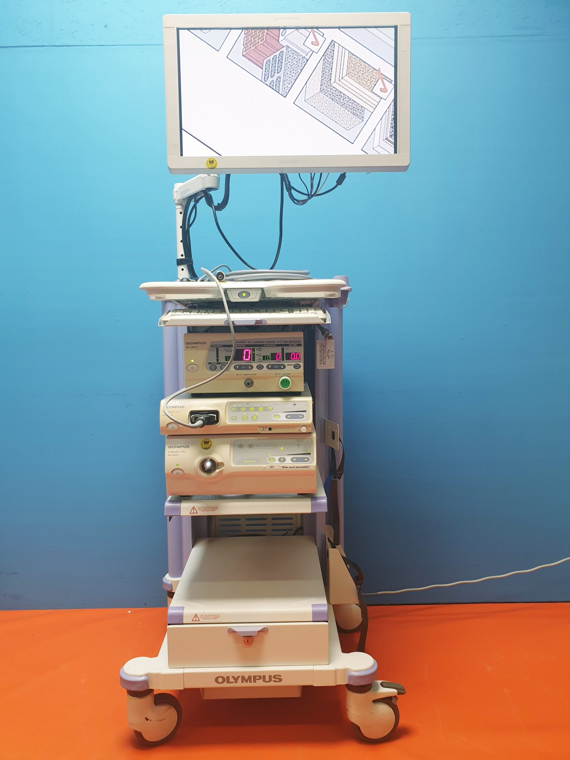 Olympus VISERA Pro OTV-S7Pro Processor mit Kamera-Kopf, Tastatur und CLV-S40Pro Soy Monitor und UHI-3 Olympus UHI-3 Insufflator Endoscopy // 35L Insufflator thumbnail 6