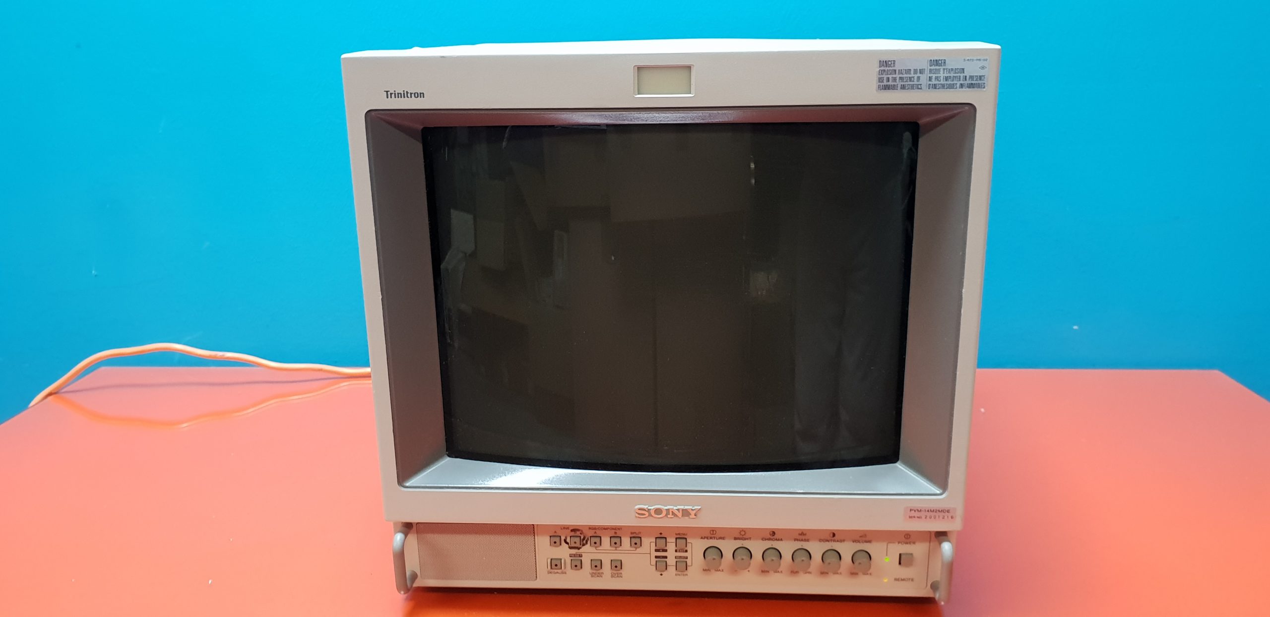 Sony Trinitron PVM-14M2MDE für die Endoskopie — image 1 of 3