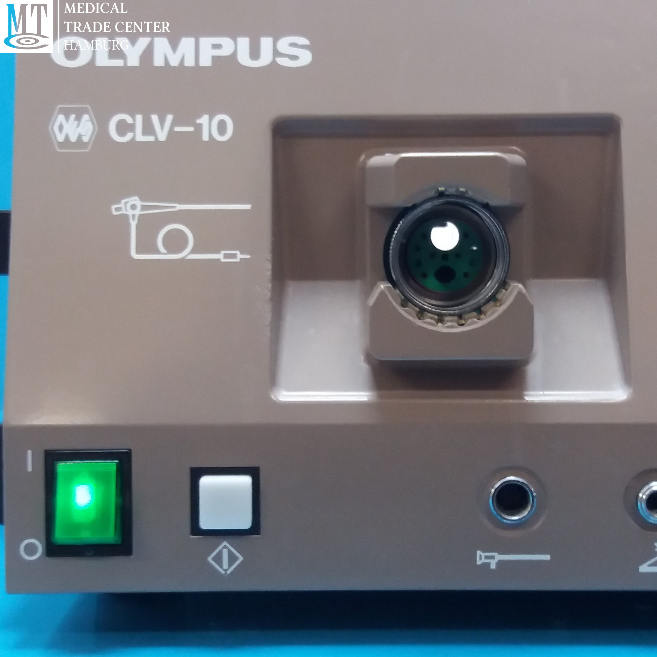 Olympus CLV 10 // CLV-10 OES Xenon – cold light source // Xenon – Kaltlichtquelle — image 1 of 1