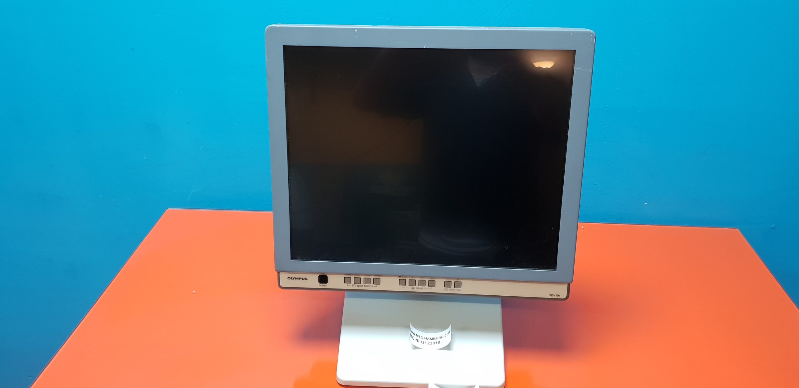 Olympus OEV191H HIGH DEFINITION LCD MONITOR ENDO Surgical — image 1 of 8