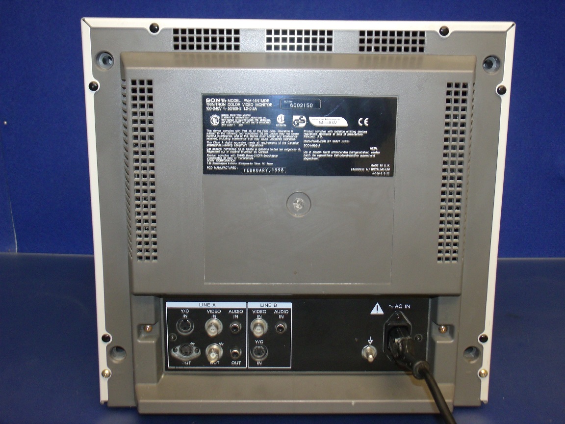 SONY PVM-14N1MDE Monitor für die Endoskopie — image 1 of 1