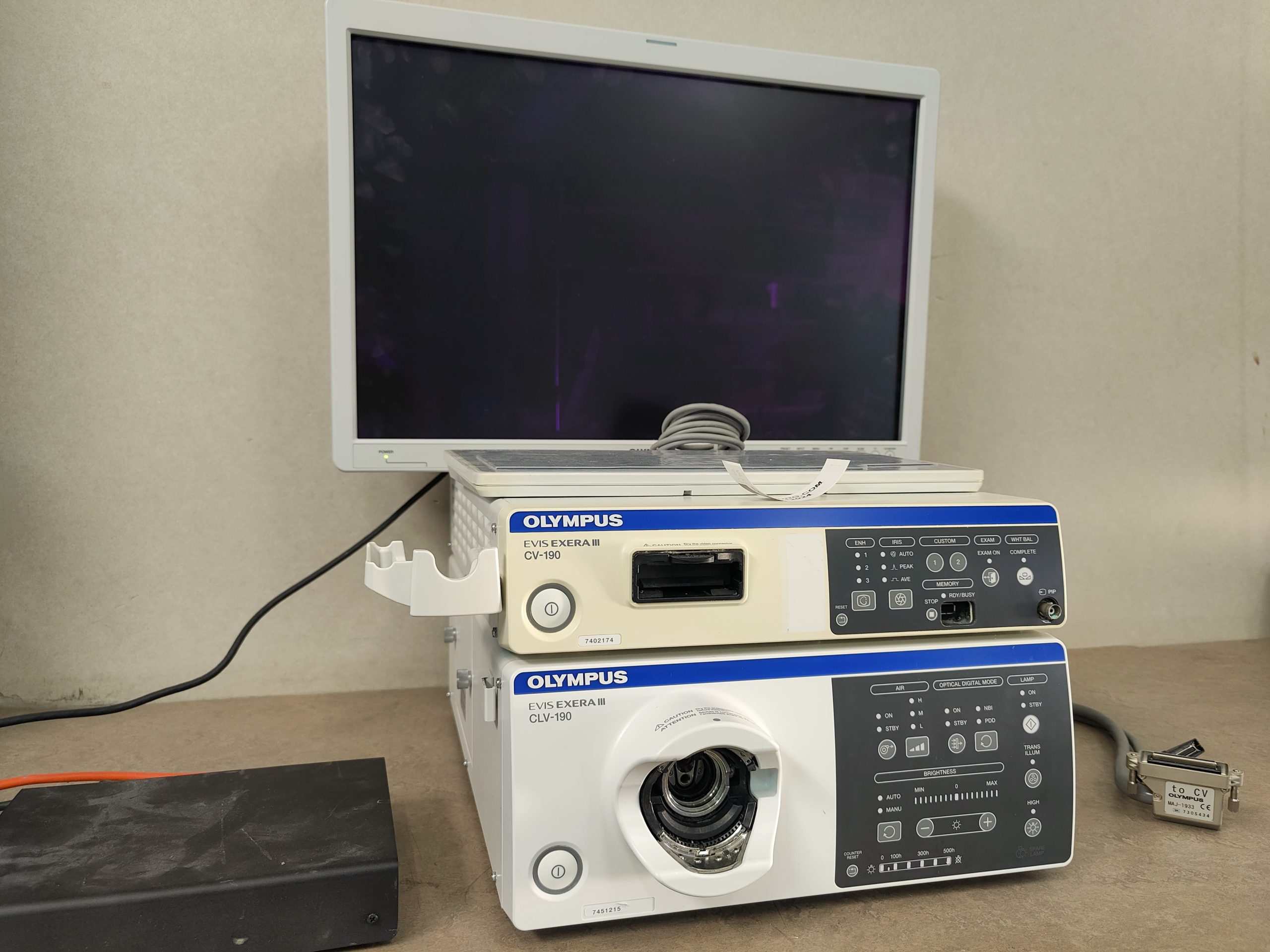 Olympus EXERA III CV-190 + CLV-190 + OEV261H + MAJ-1922 + MAJ-1941 + MAJ-1933 thumbnail 9