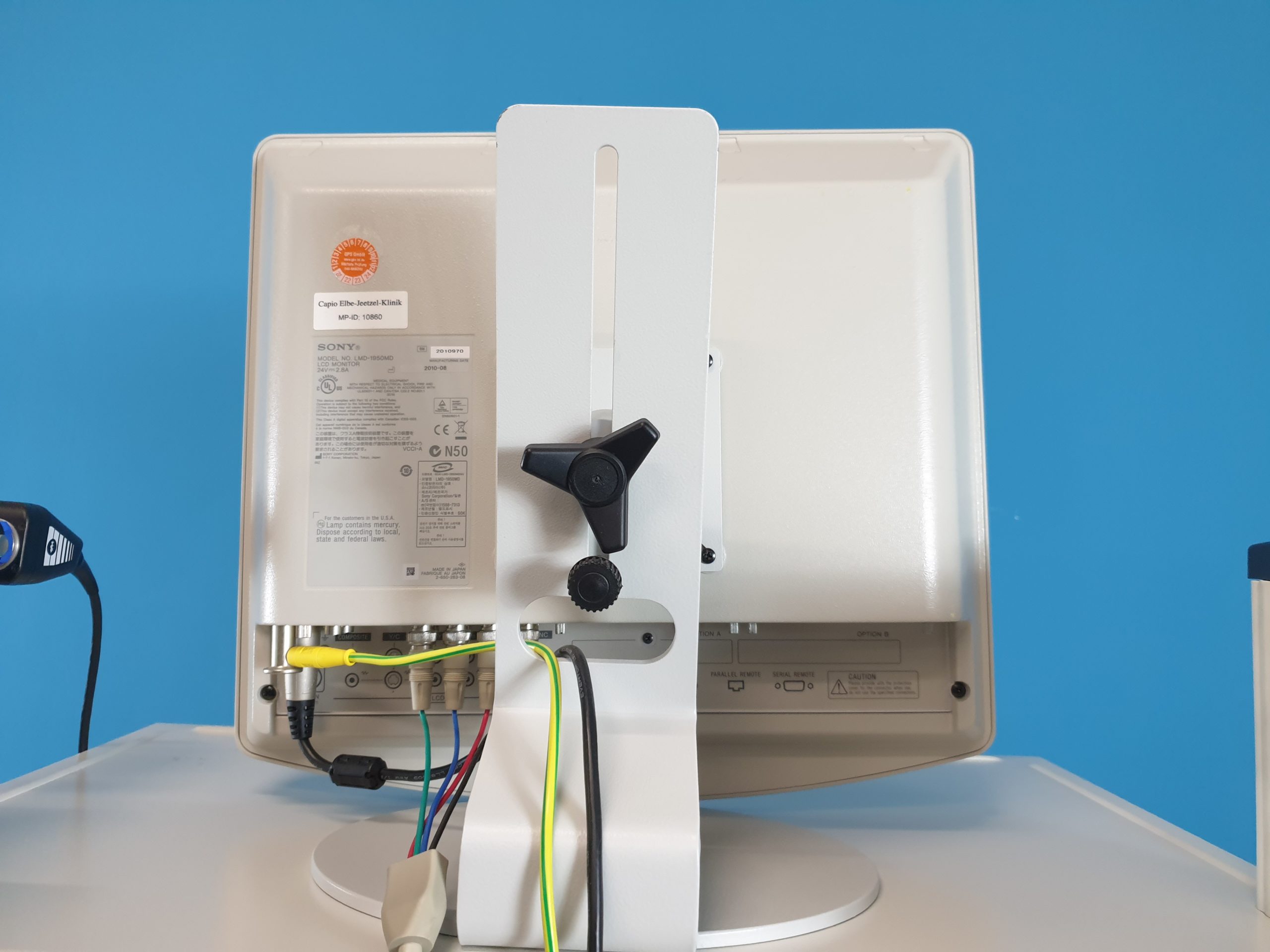 Aesculap Turm: David 3 Prozessor mit kamerakopf, Conmed Linvatec Smart OR, Axel 180 Lichtquelle, Flow 40 Insufflator PG080, UP-21MD, UP-25MD, Sony LMD-1950MD thumbnail 7