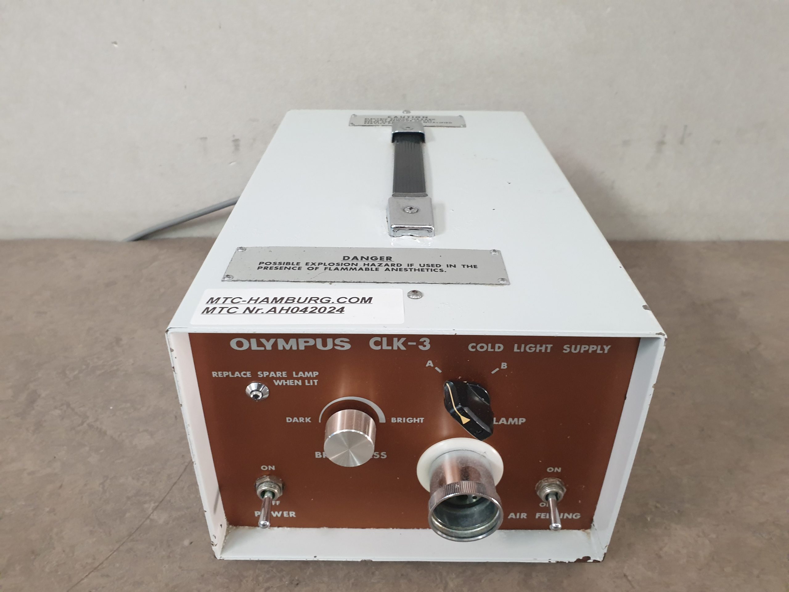 Olympus Kaltlichtquelle – Kaltlichtlampe CLK-3 – Endoskopie — image 1 of 7