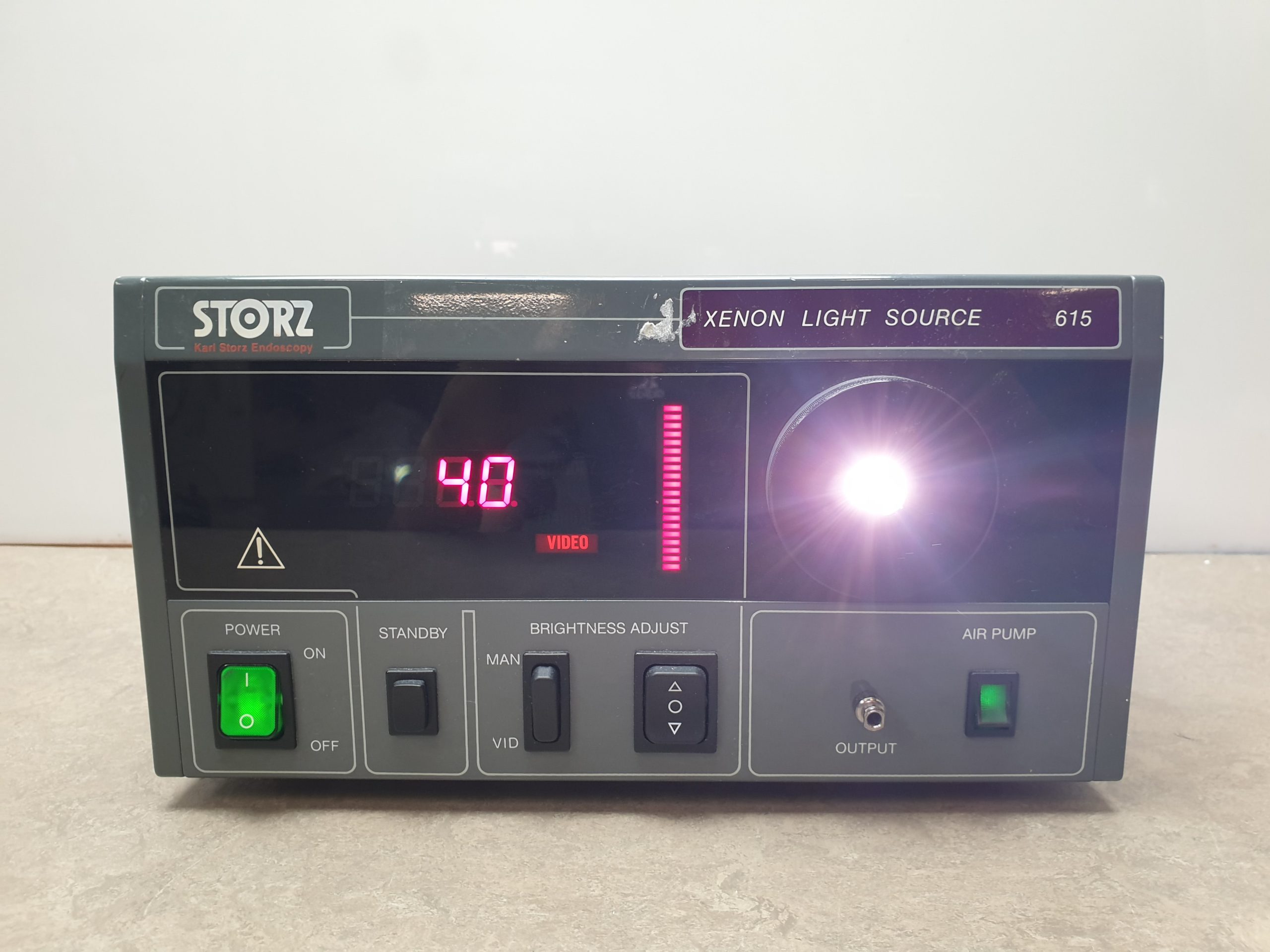 Storz Xenon Light Source 615 thumbnail 2