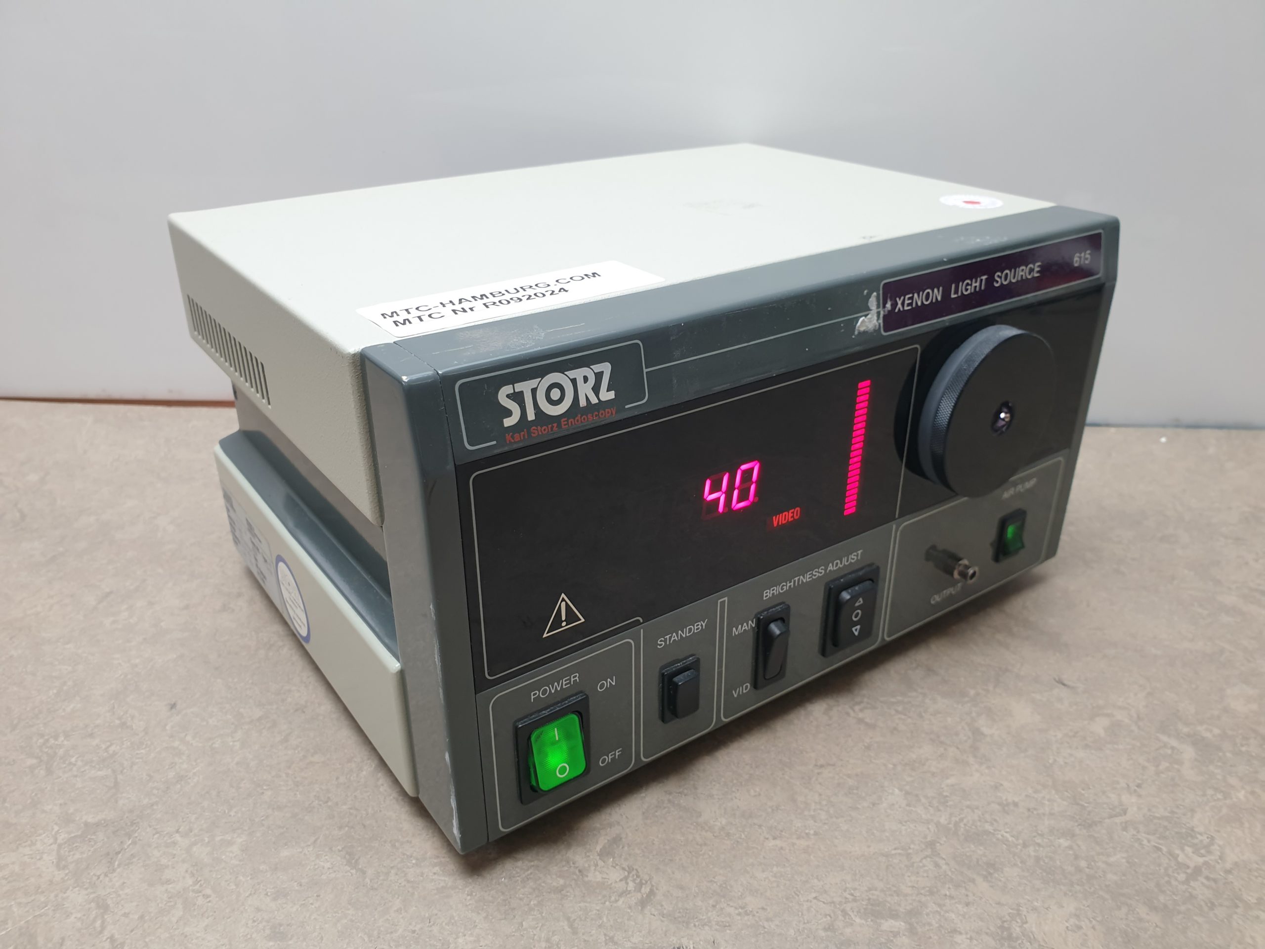 Storz Xenon Light Source 615 thumbnail 3