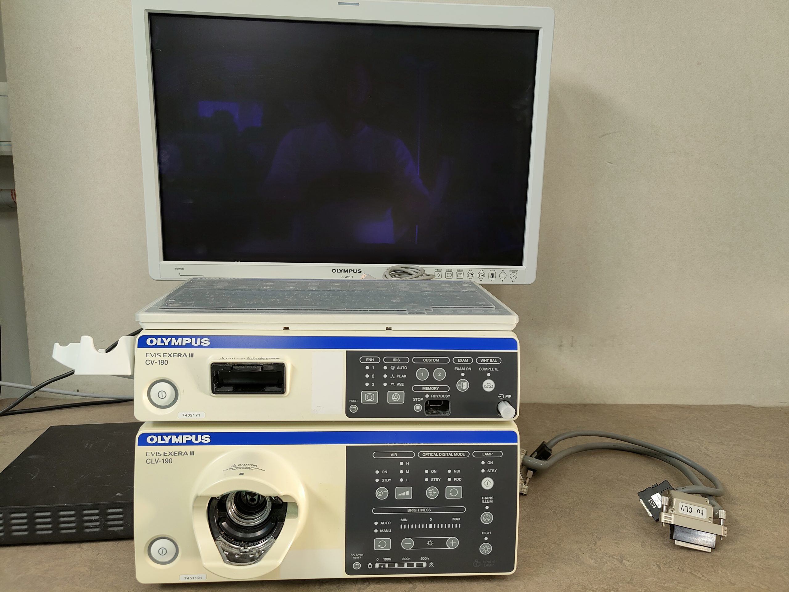 Olympus EXERA III CV-190 + CLV-190 + OEV261H + MAJ-1922 + MAJ-1941 + MAJ-1933 thumbnail 8