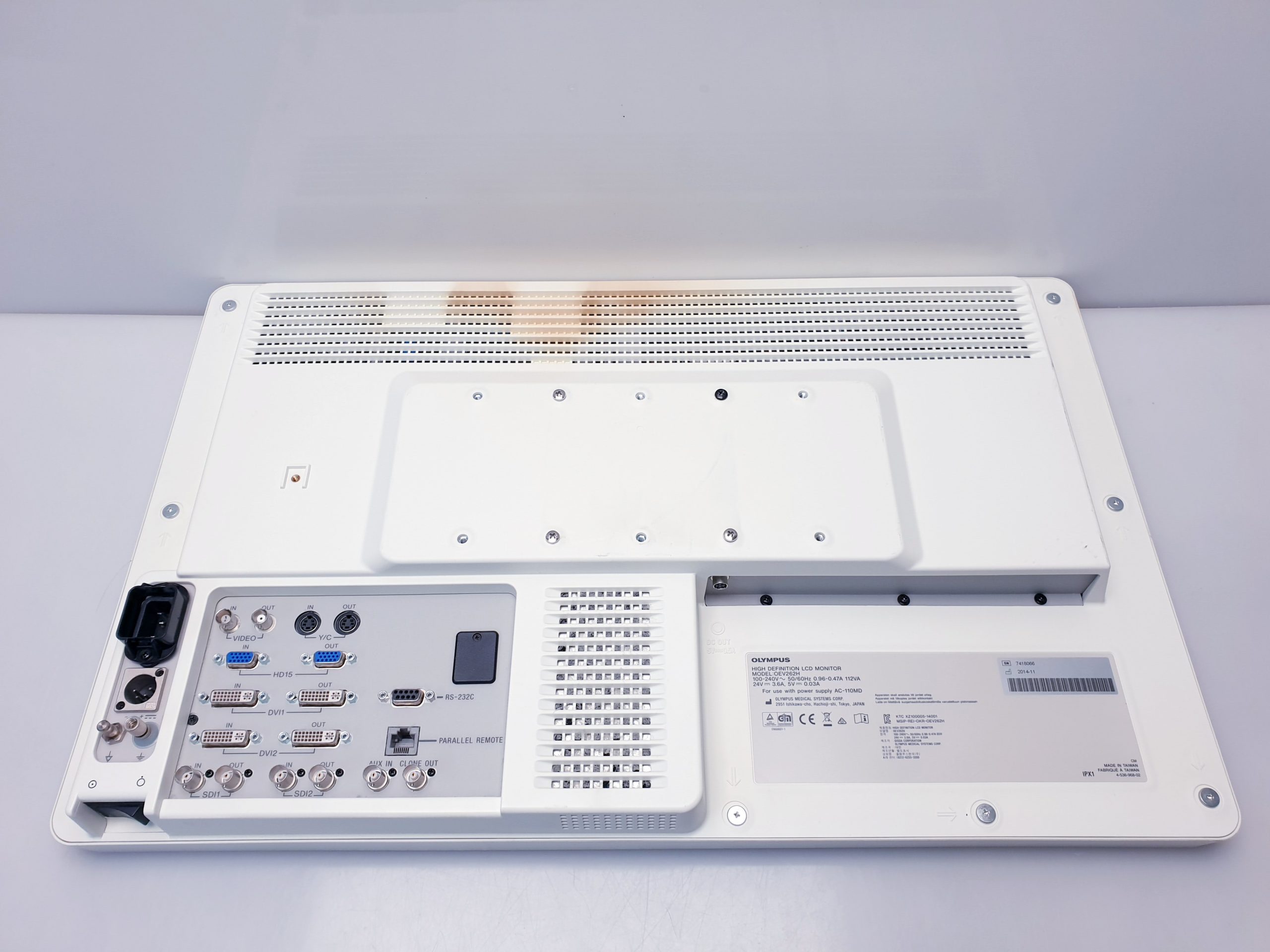 Olympus OEV262H 26 LCD Endoscopy Monitor thumbnail 9
