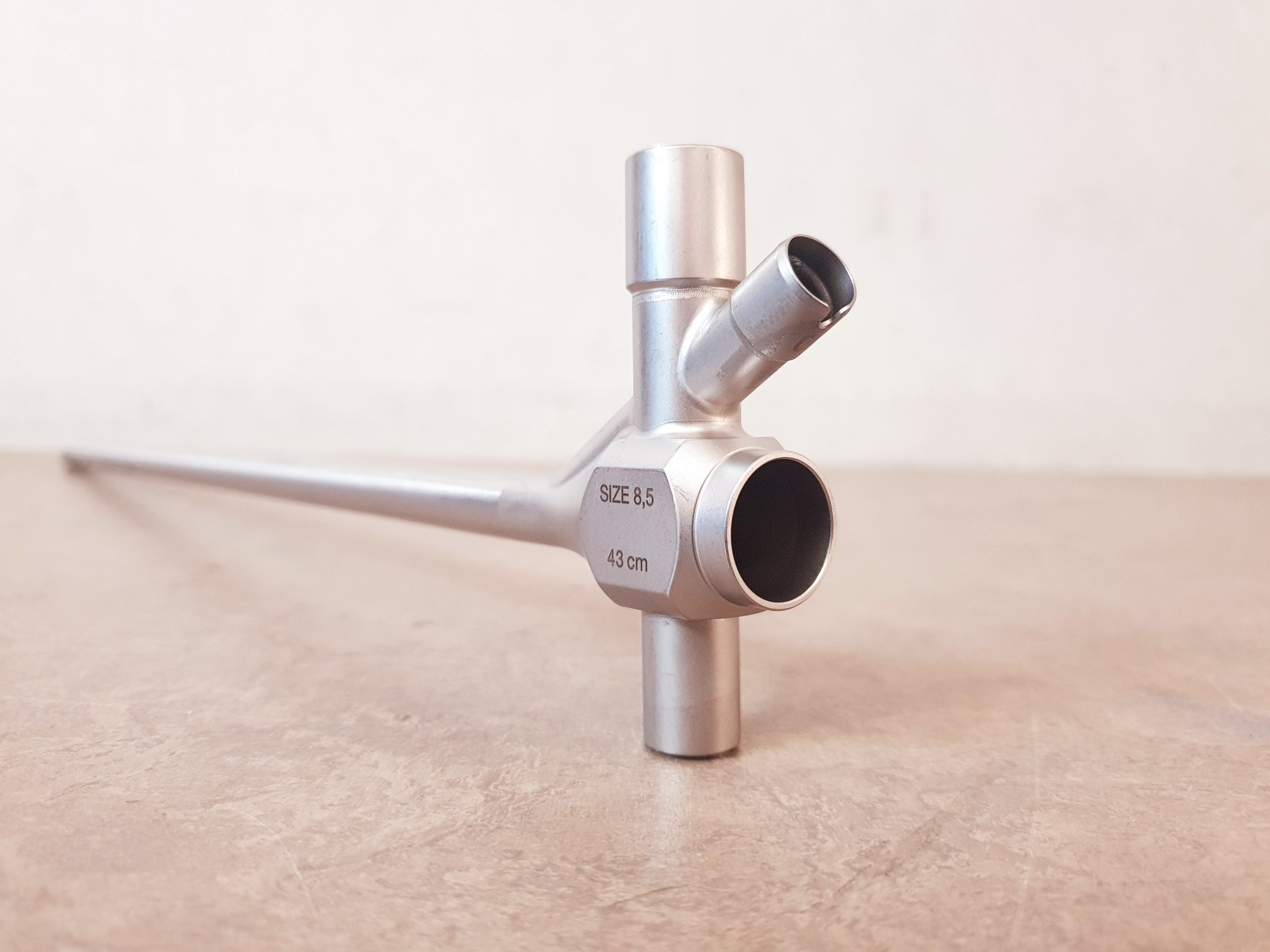 Karl Storz 10318 BP Universal Bronchoscope Size 8.5 43cm — image 1 of 10