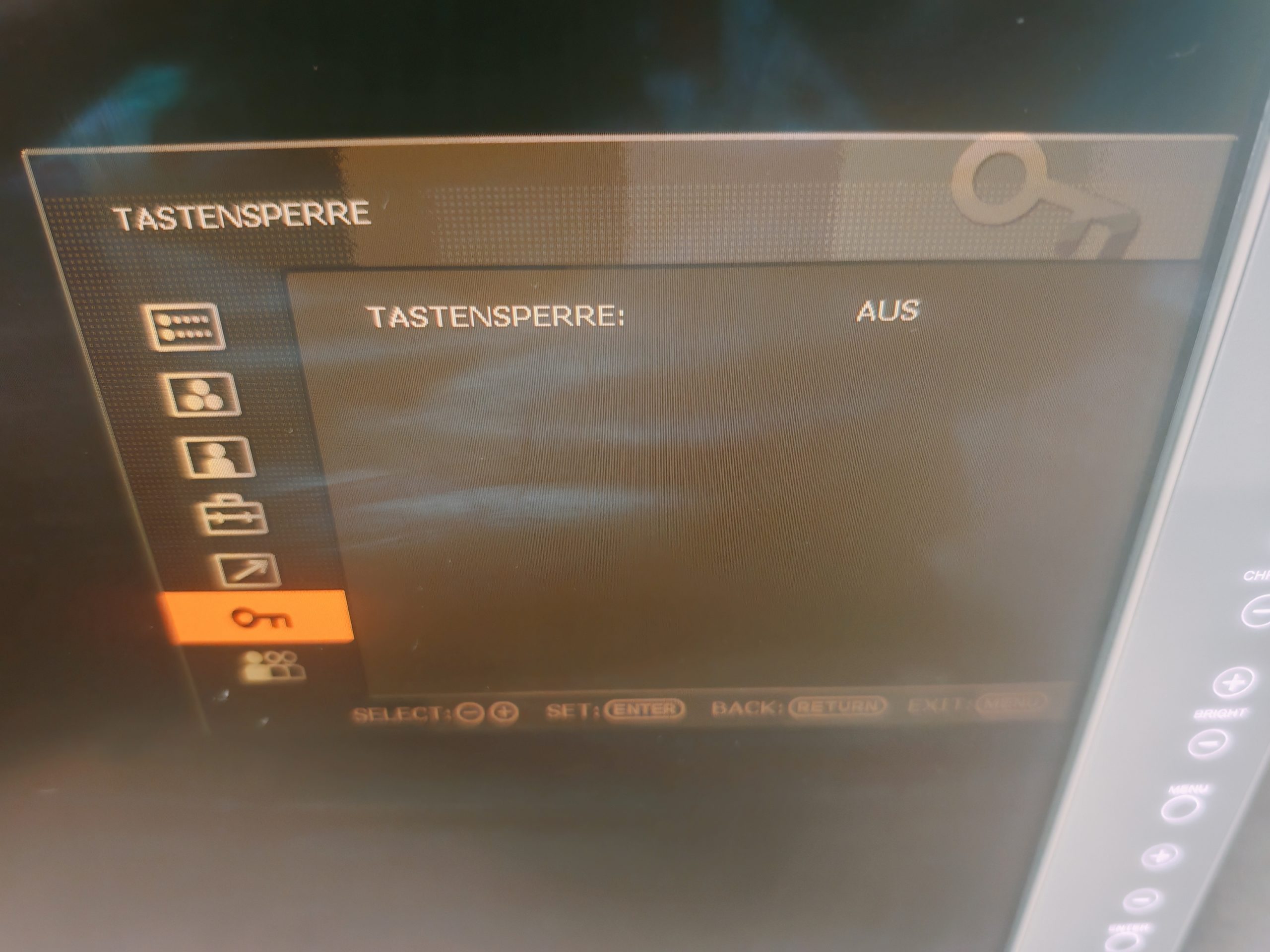 Sony LMD2451MD // LMD-2451MD – HD Monitor für die Endoskopie mit Netzteil thumbnail 24