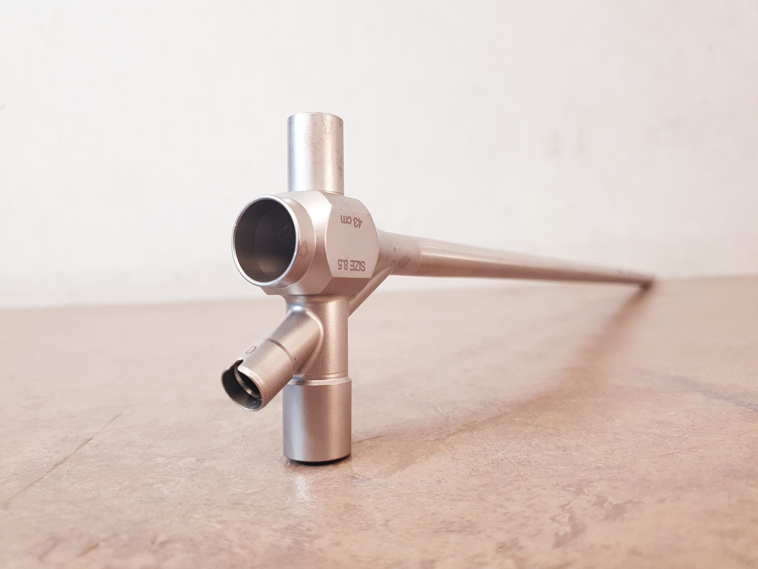 Karl Storz 10318 BP Universal Bronchoscope Size 8.5 43cm — image 1 of 11