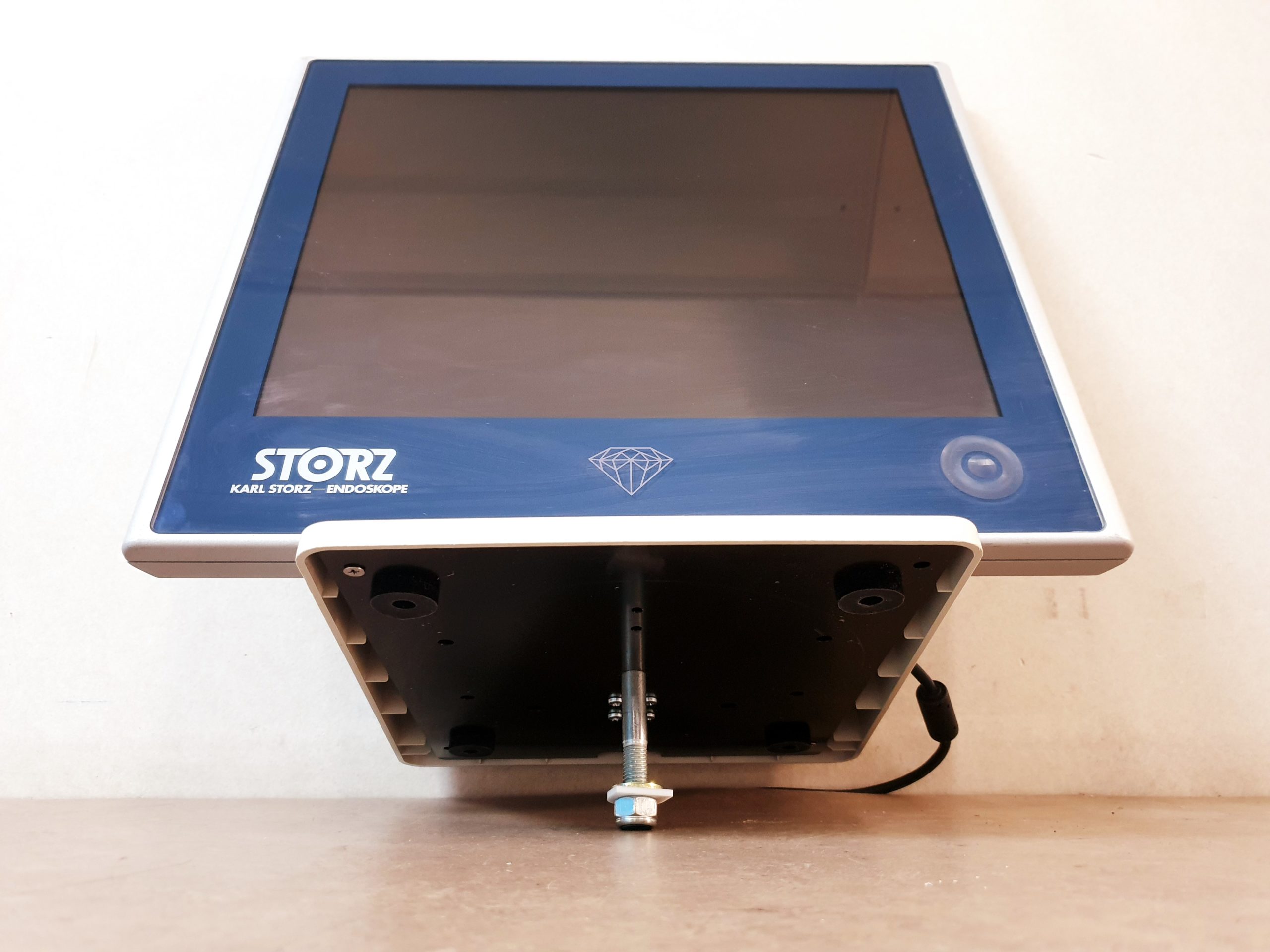 Karl Storz 9619NB-KS-19 Monitor für die Endoskopie 19” Réf 9619NB-KS-19 — image 1 of 13
