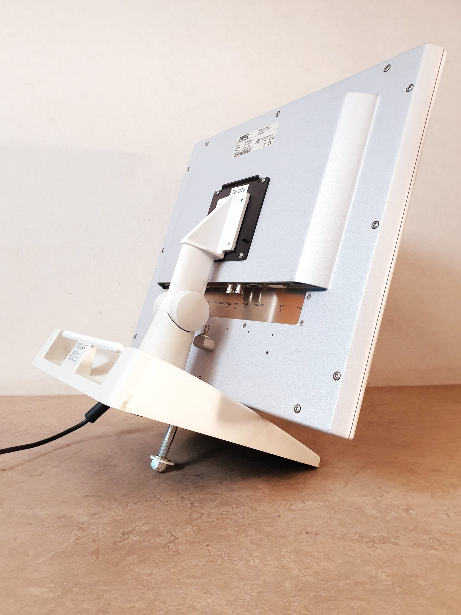 Karl Storz 9619NB-KS-19 Monitor für die Endoskopie 19” Réf 9619NB-KS-19 thumbnail 2