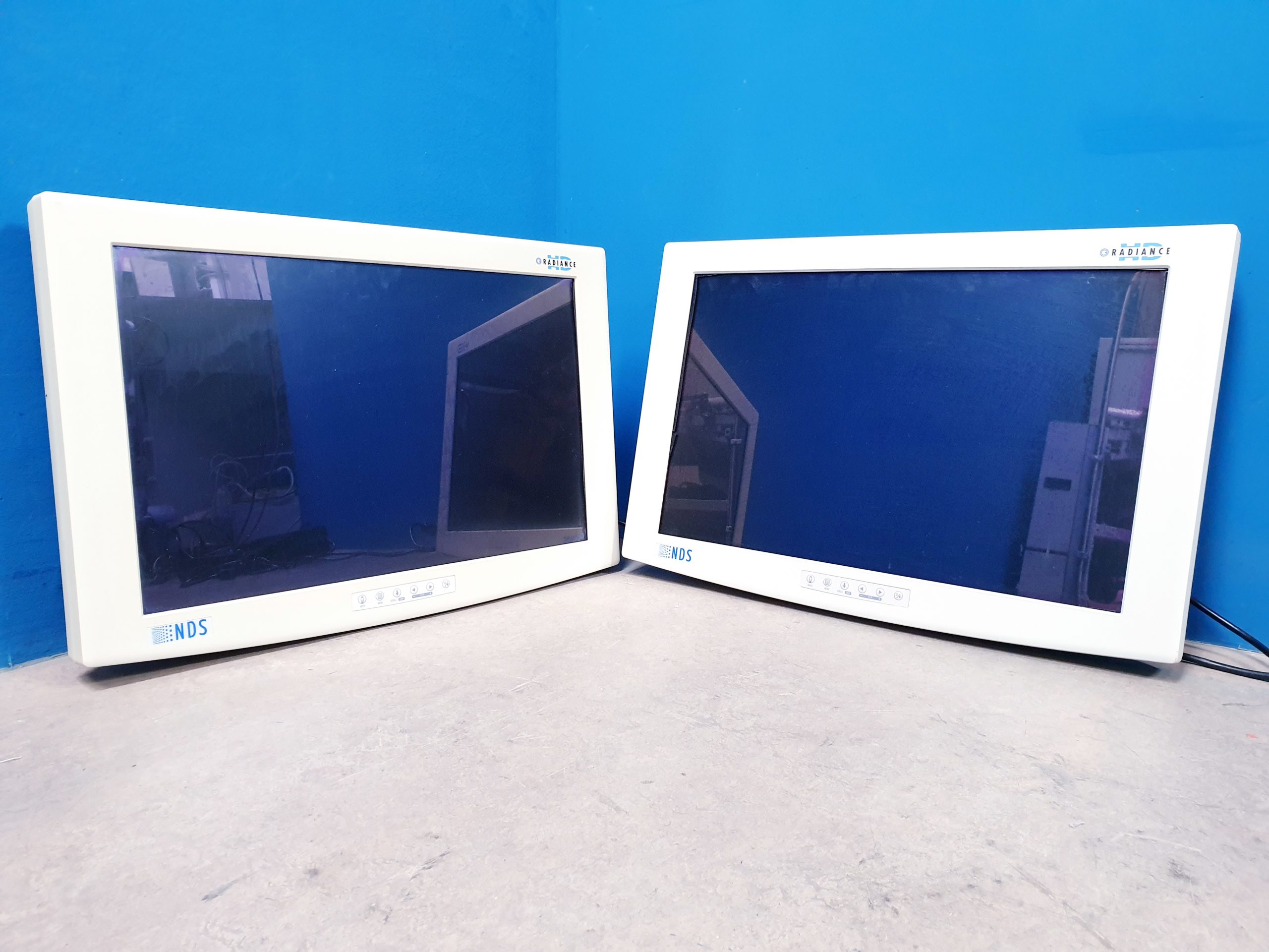 Karl Storz SC-WU23-A1511 Monitor mit Netzteil für die Endoskopie – — image 1 of 8